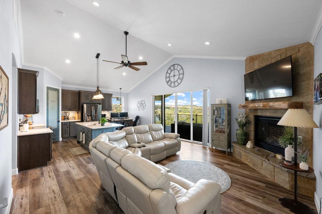 19833 Lakehurst Loop, Spicewood, TX 78669