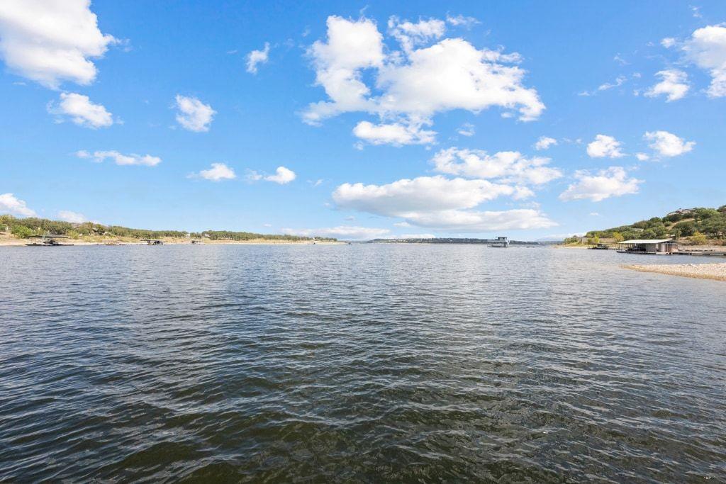 19833 Lakehurst Loop, Spicewood, TX 78669