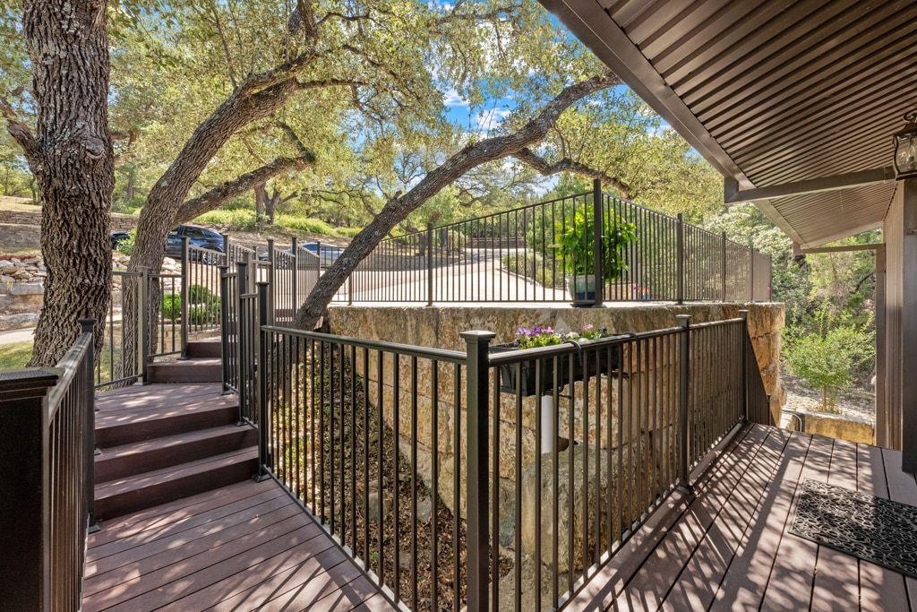 19833 Lakehurst Loop, Spicewood, TX 78669