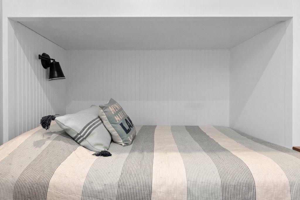 19833 Lakehurst Loop, Spicewood, TX 78669