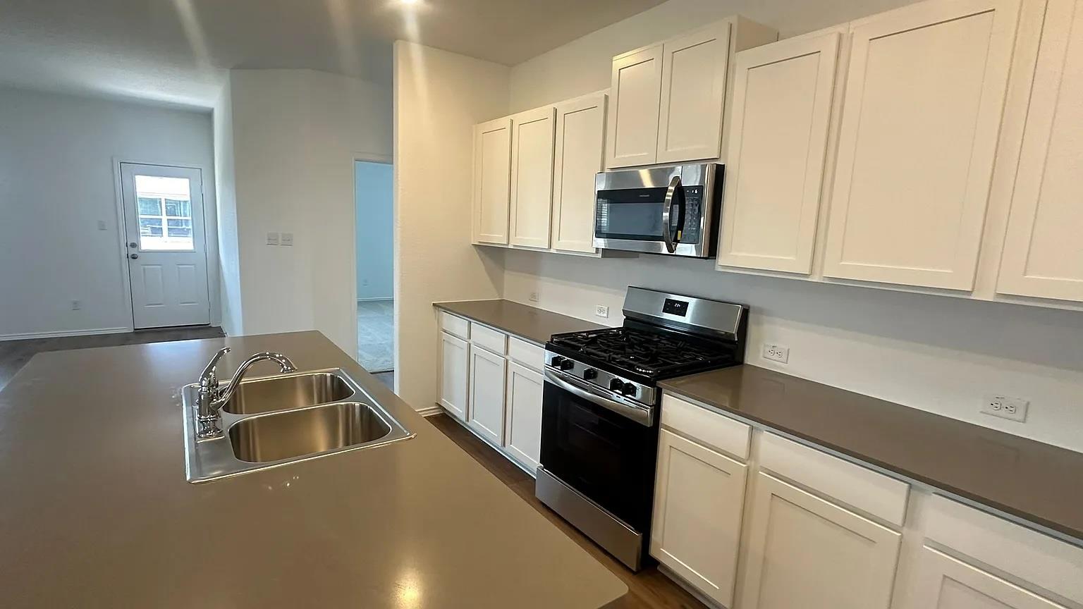 121 Tofalla, Kyle, TX 78640