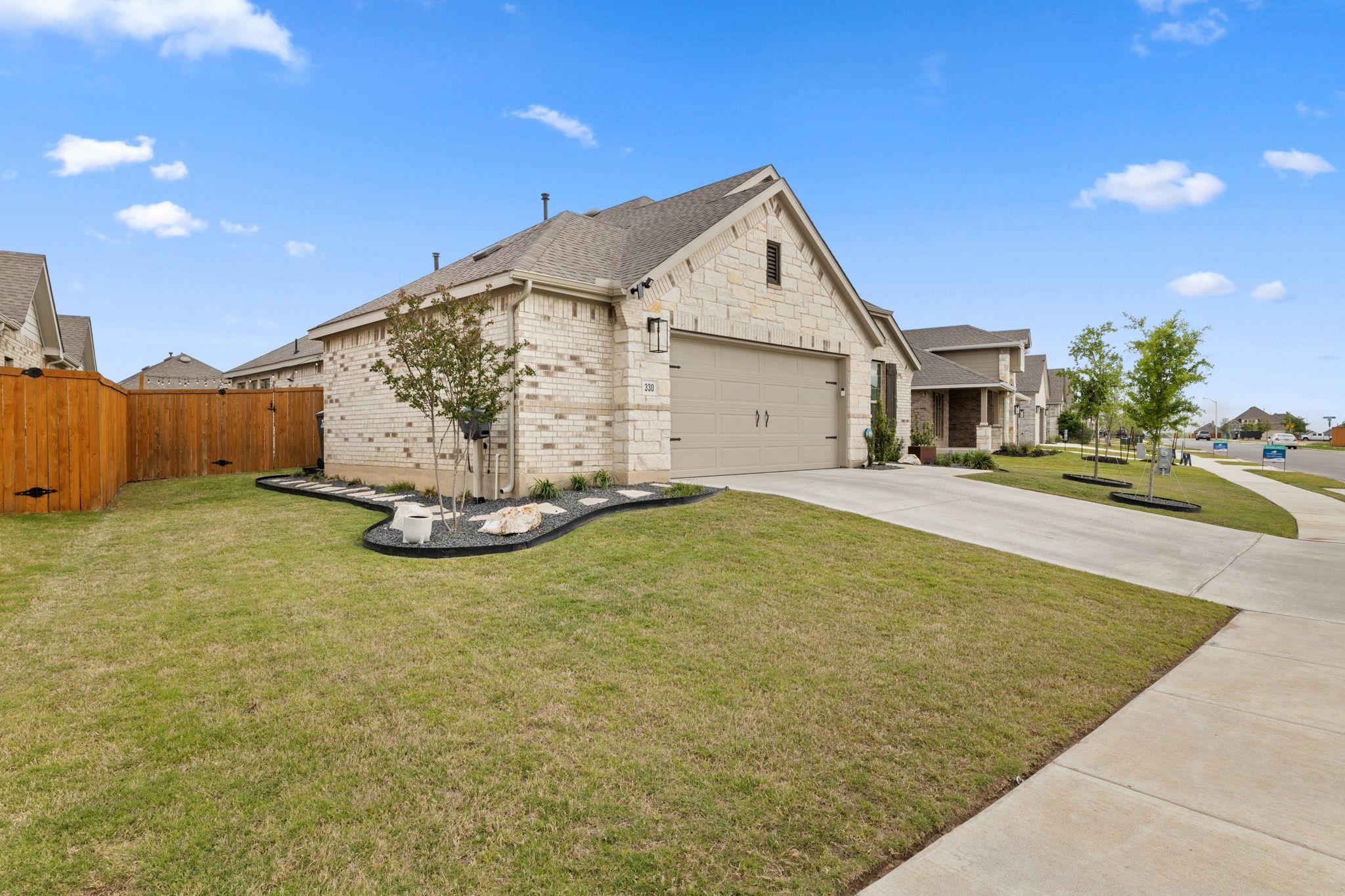 330 Bay Breeze Dr, Kyle, TX 78640