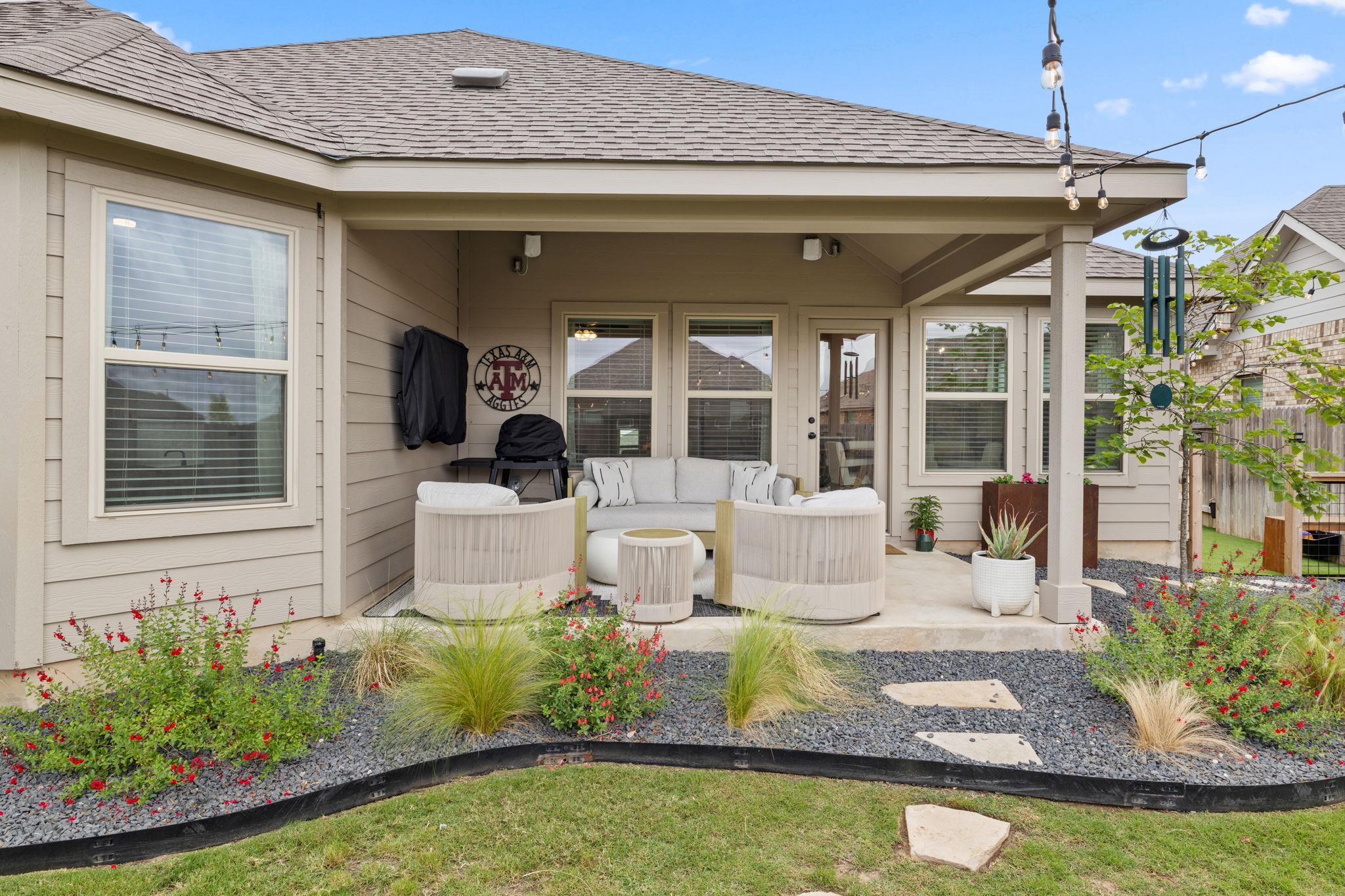 330 Bay Breeze Dr, Kyle, TX 78640