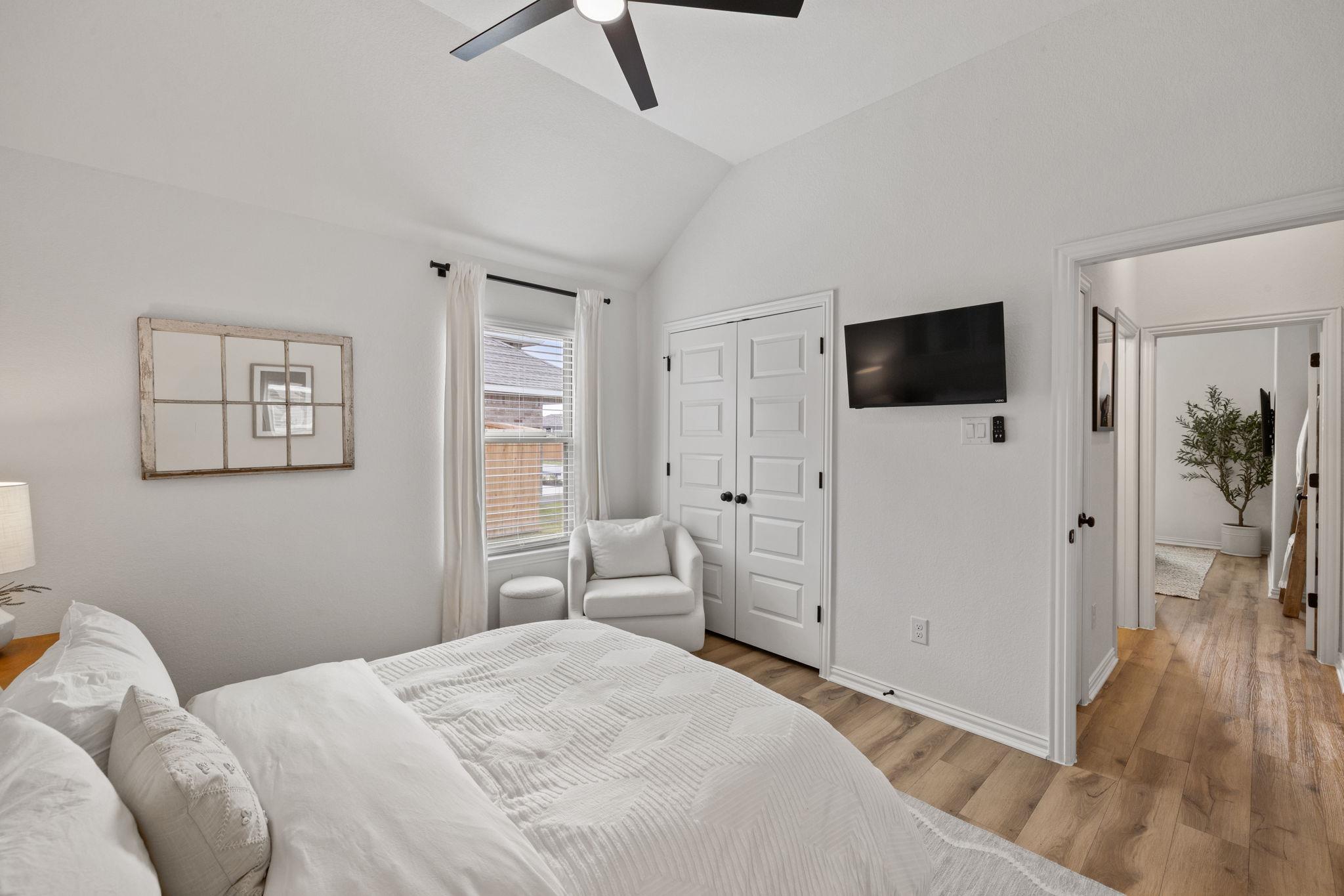 330 Bay Breeze Dr, Kyle, TX 78640