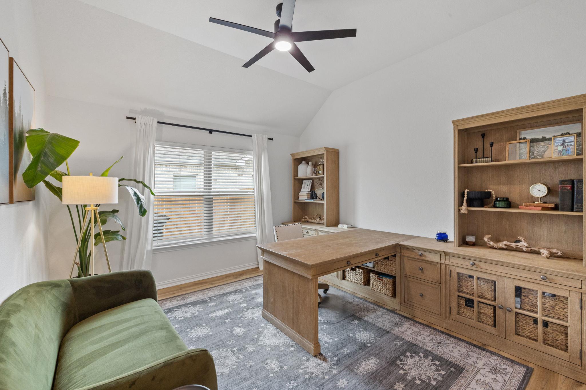 330 Bay Breeze Dr, Kyle, TX 78640