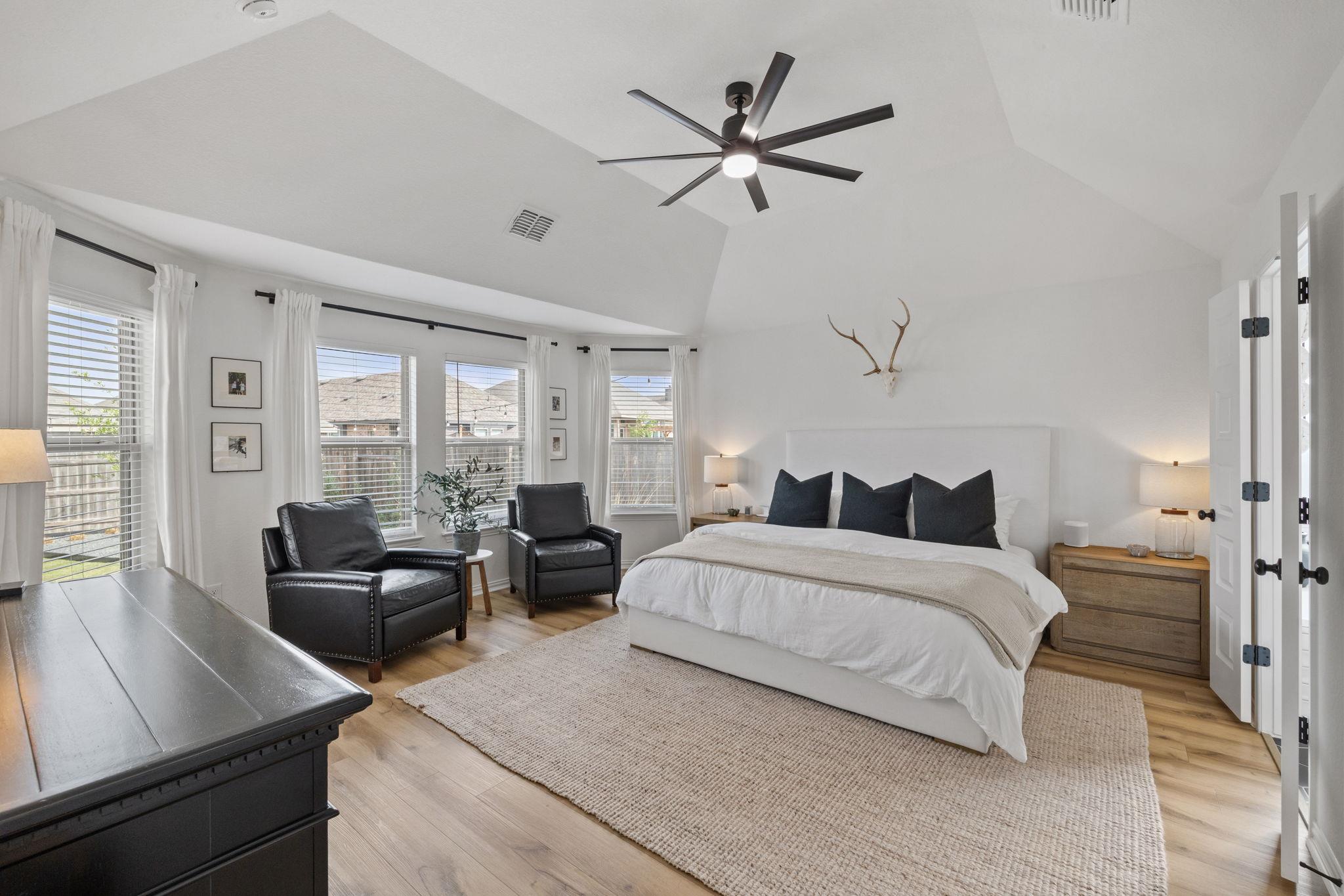 330 Bay Breeze Dr, Kyle, TX 78640