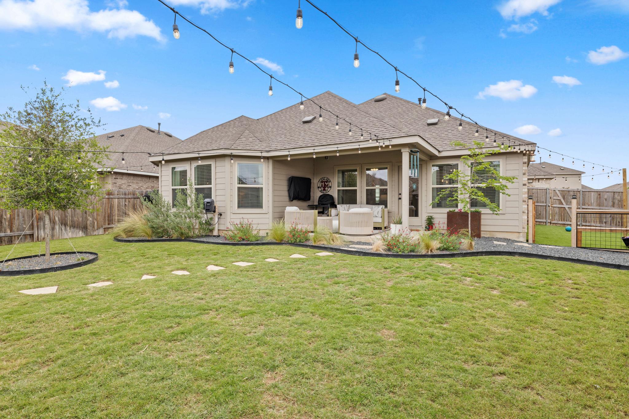 330 Bay Breeze Dr, Kyle, TX 78640