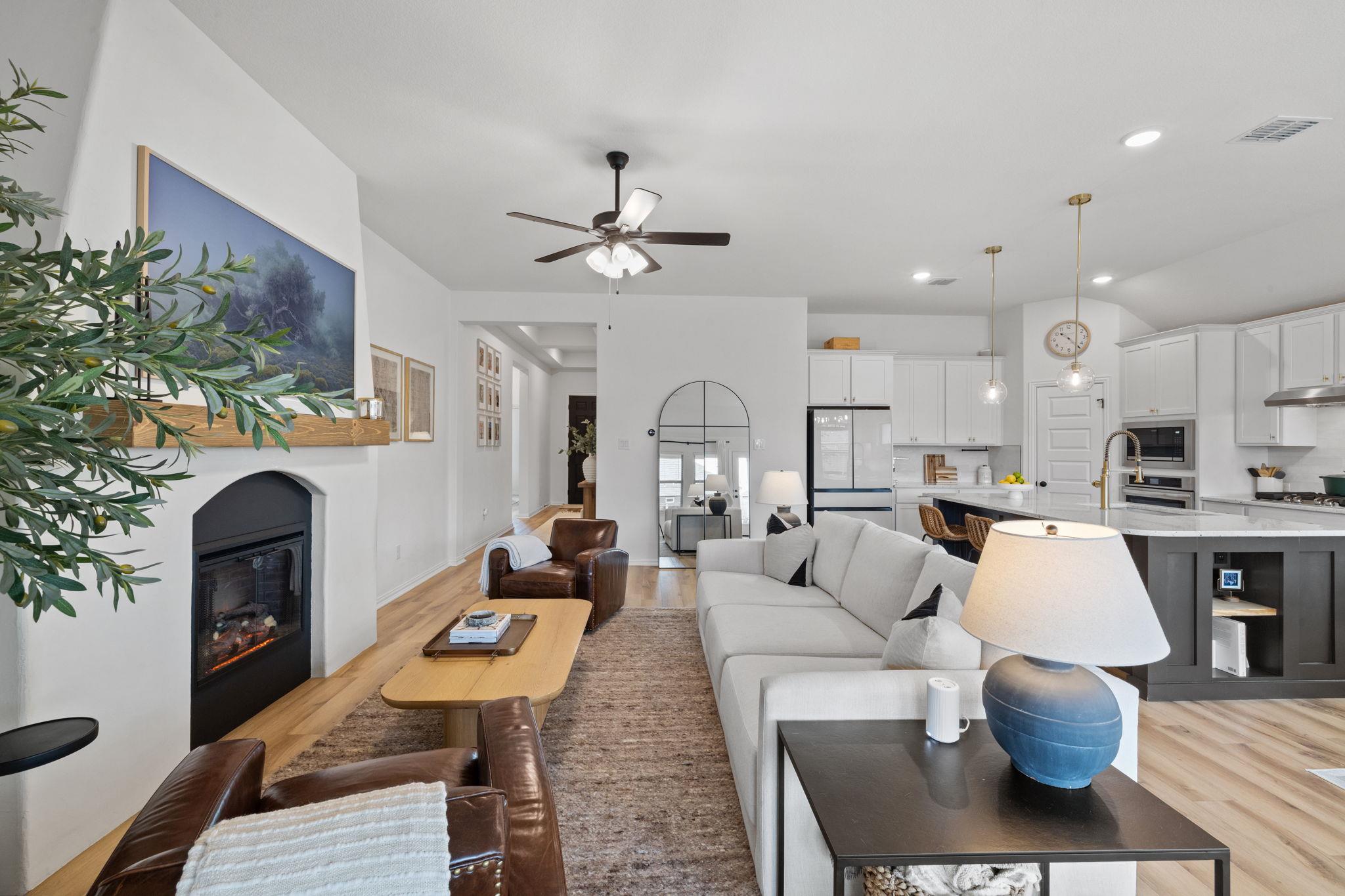 330 Bay Breeze Dr, Kyle, TX 78640