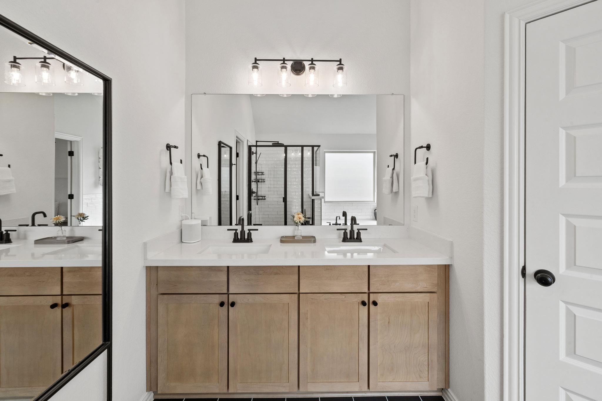 330 Bay Breeze Dr, Kyle, TX 78640