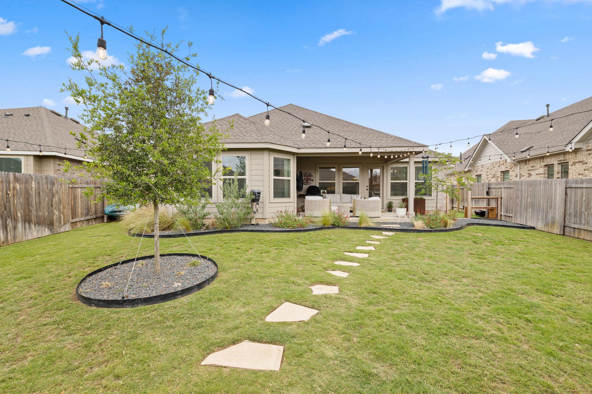 330 Bay Breeze Dr, Kyle, TX 78640