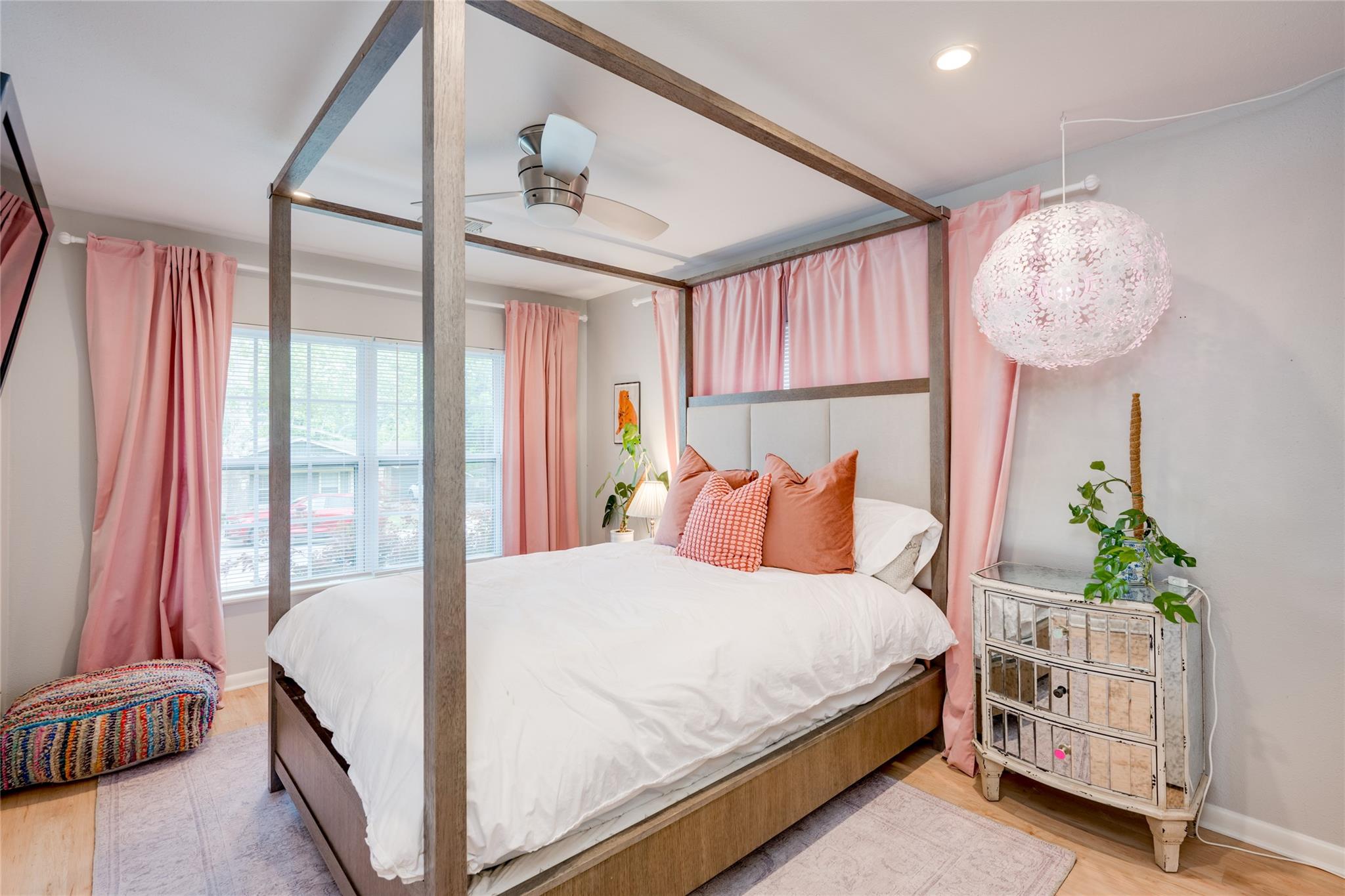 2707 East Side Dr, Austin, TX 78704