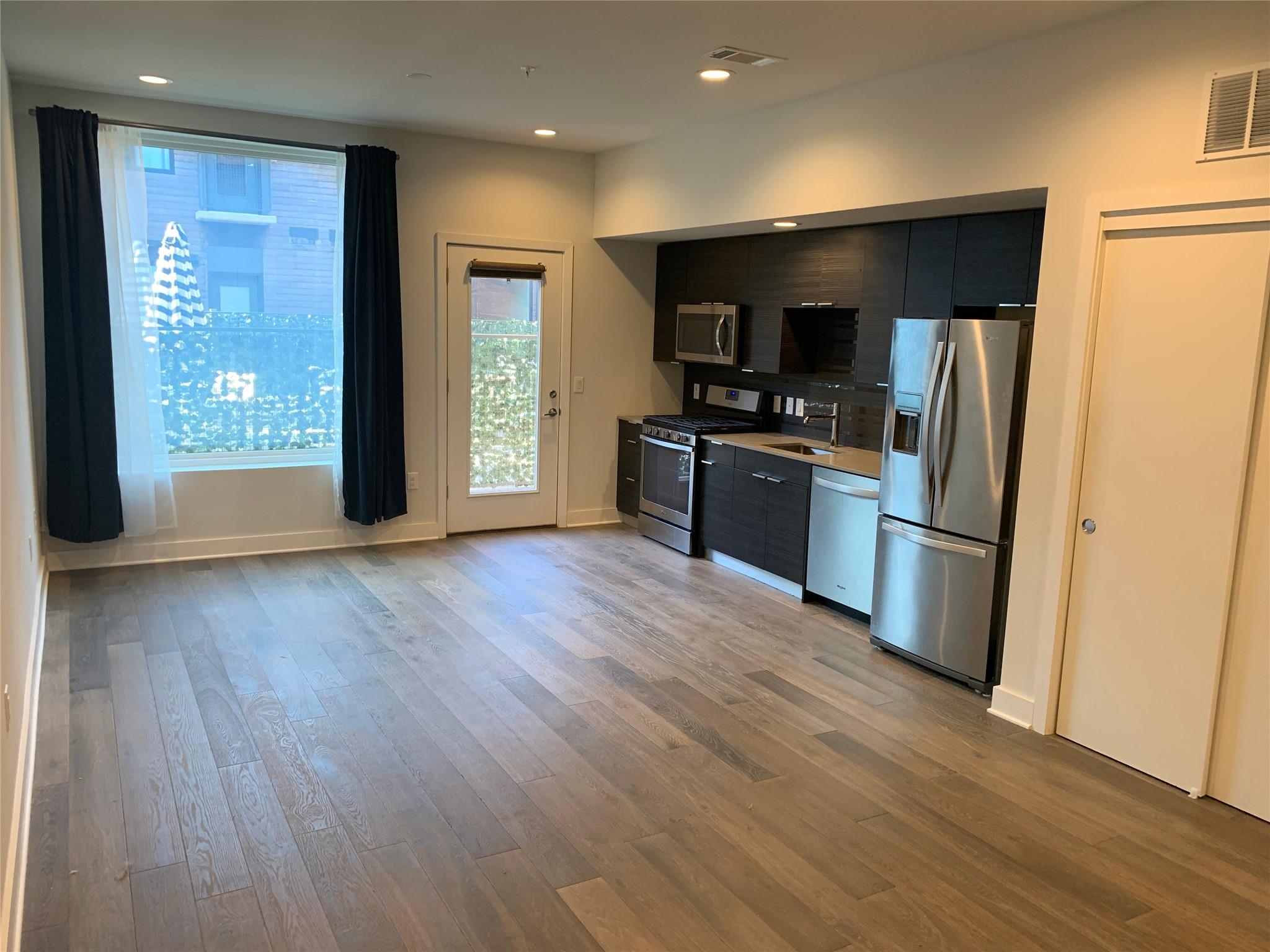 1800 E 4th St # 225, Austin, TX 78702