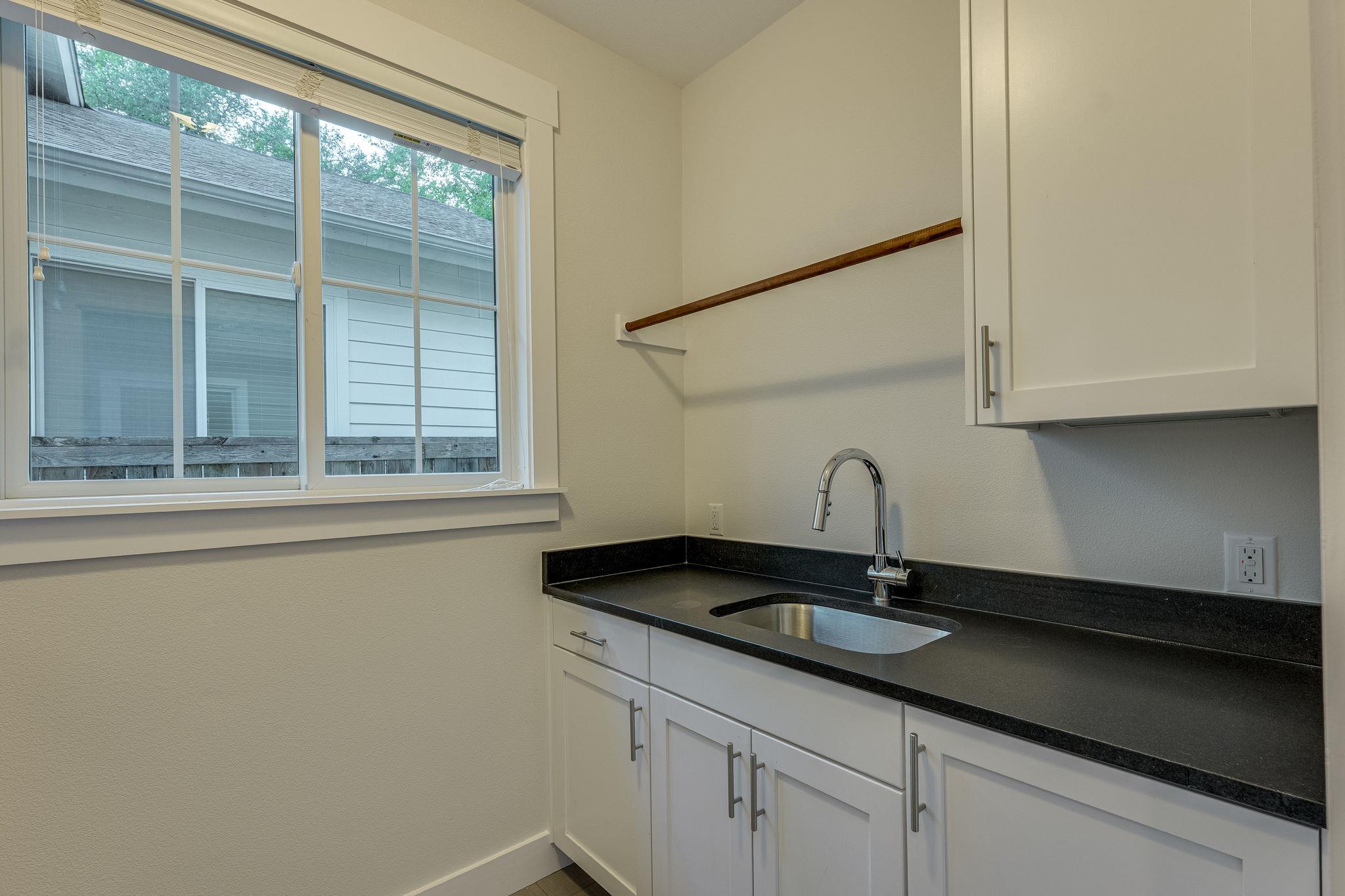 2604 Bland St, Austin, TX 78703