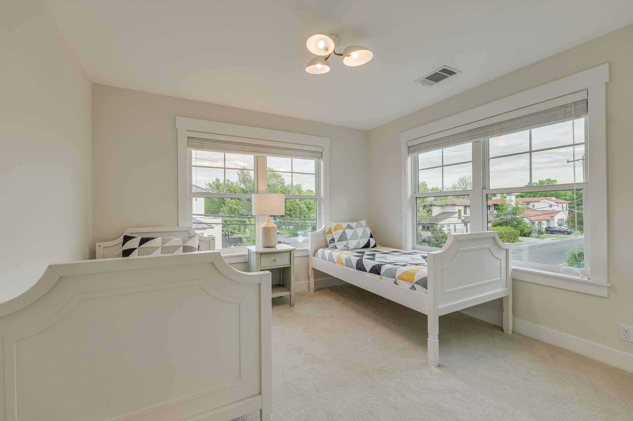 2604 Bland St, Austin, TX 78703