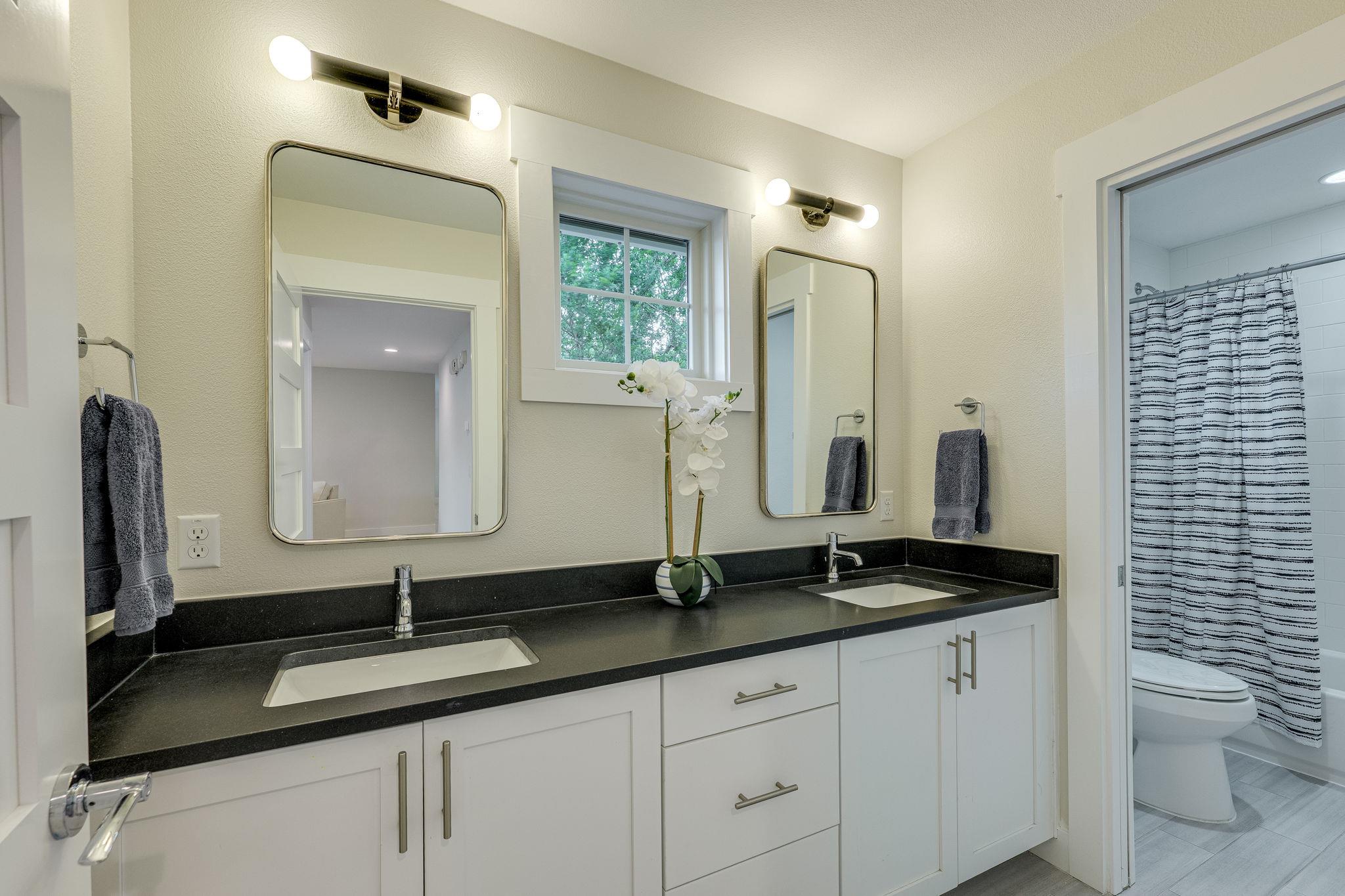 2604 Bland St, Austin, TX 78703