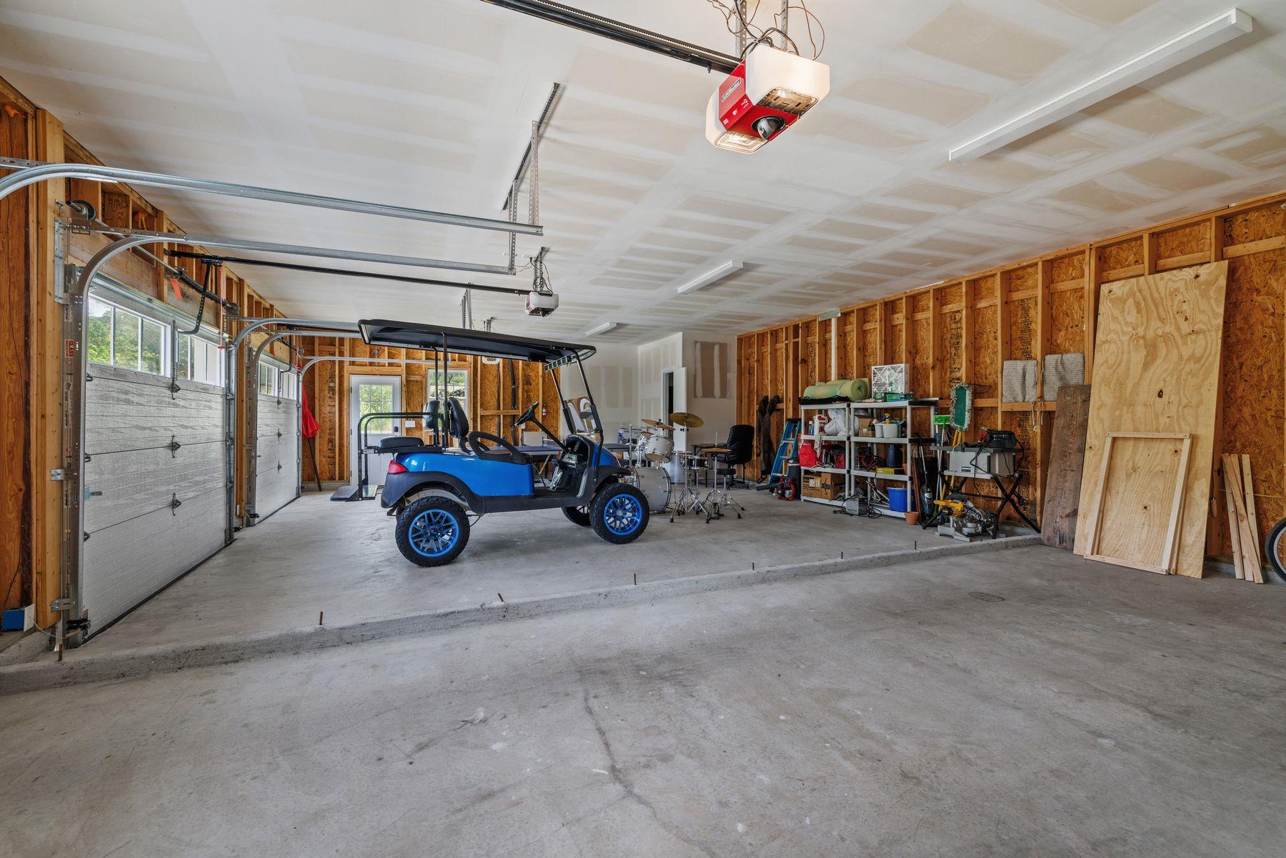 8023 Lakeview St, Volente, TX 78641