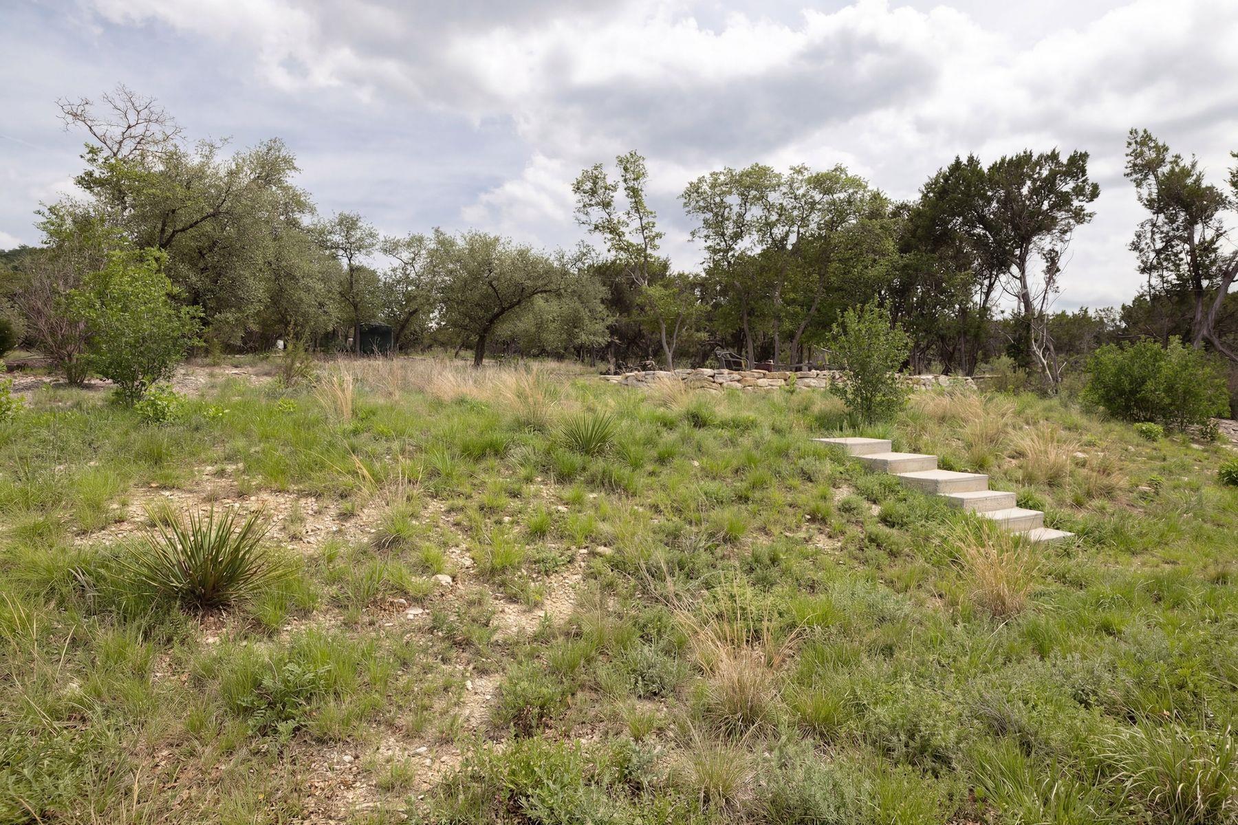 8023 Lakeview St, Volente, TX 78641