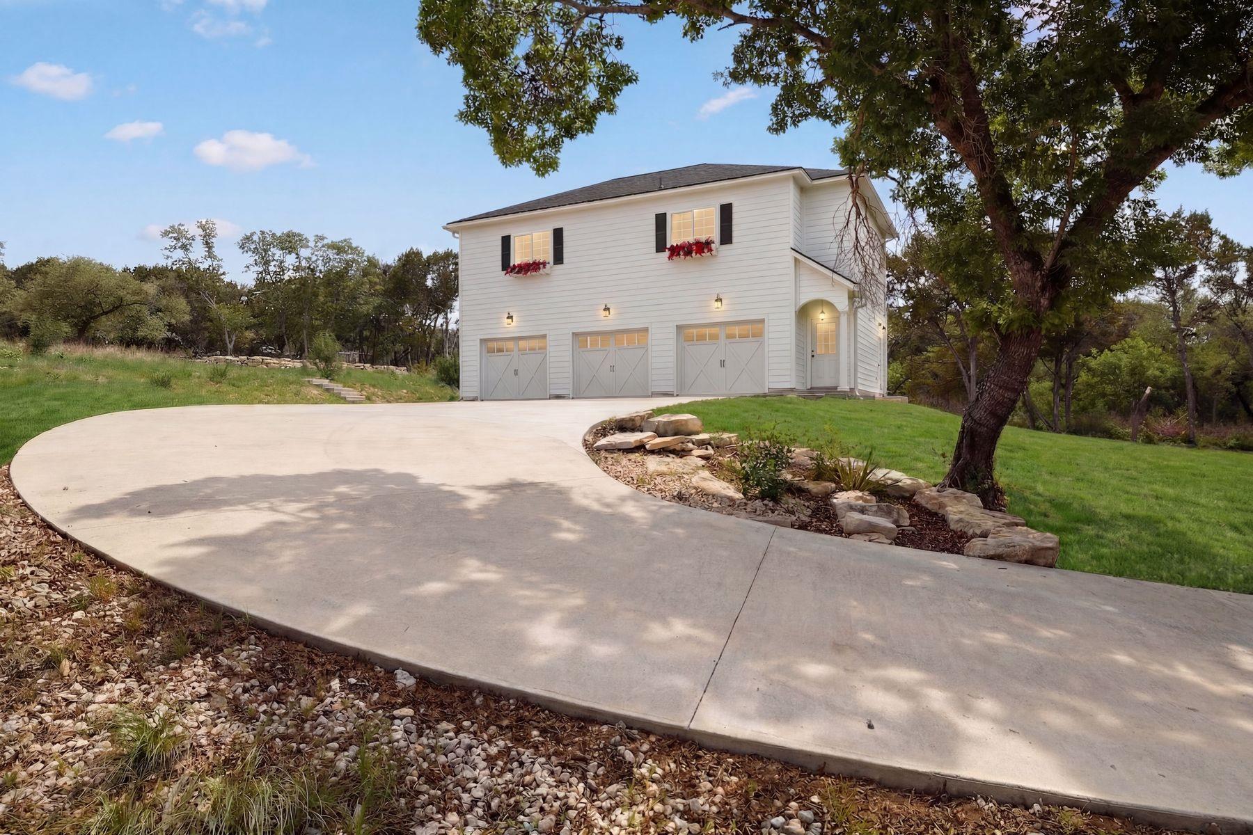 8023 Lakeview St, Volente, TX 78641