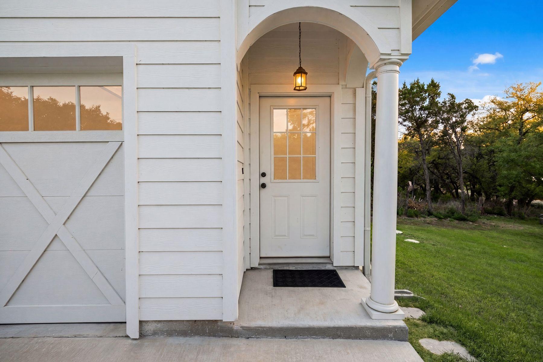 8023 Lakeview St, Volente, TX 78641