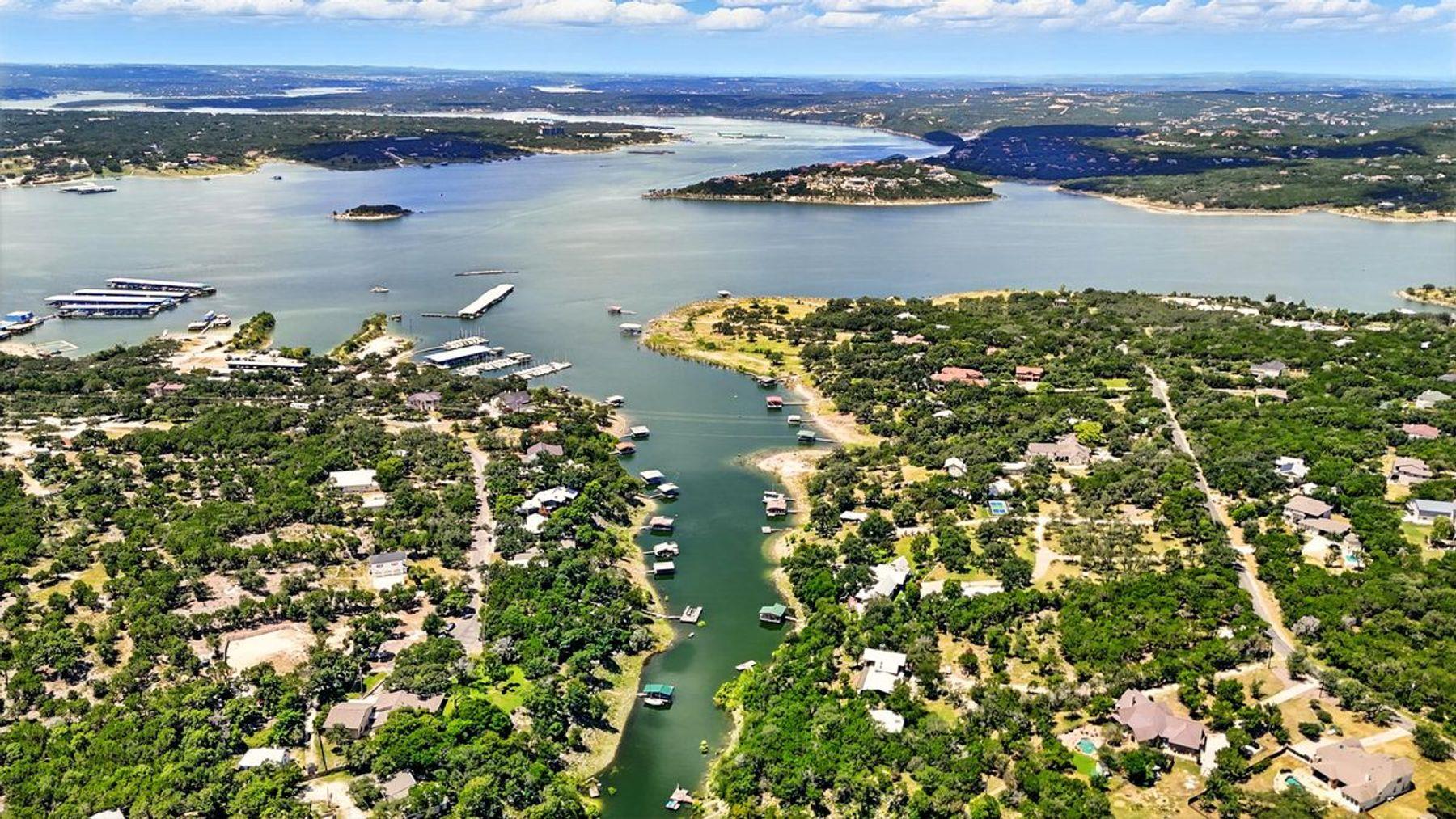 8023 Lakeview St, Volente, TX 78641