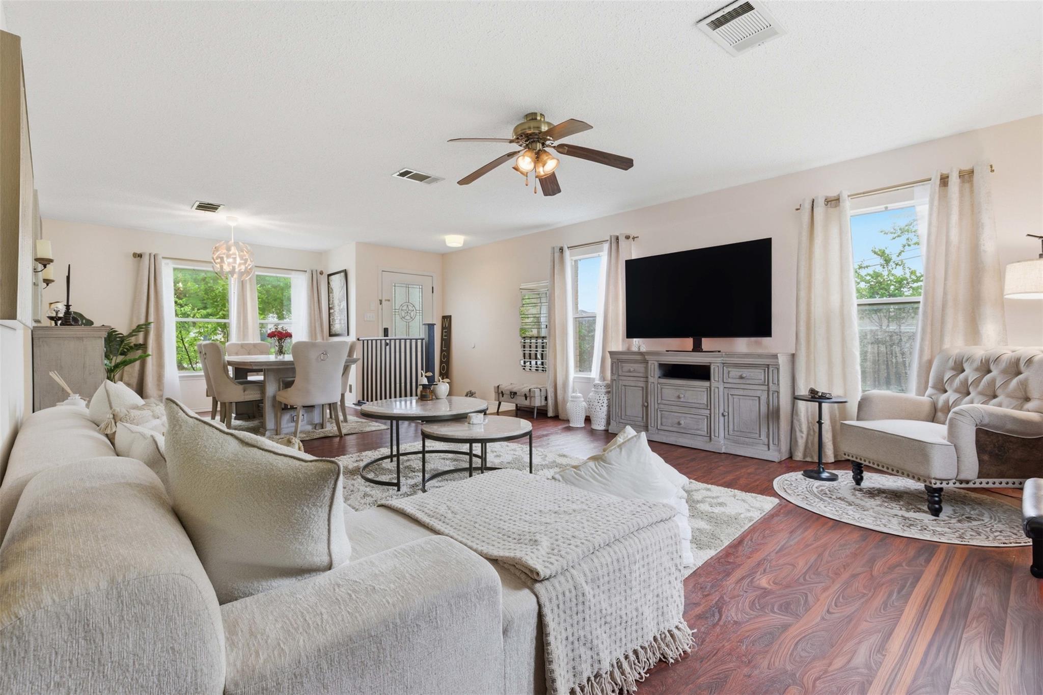 2900 Donnell Dr, Round Rock, TX 78664