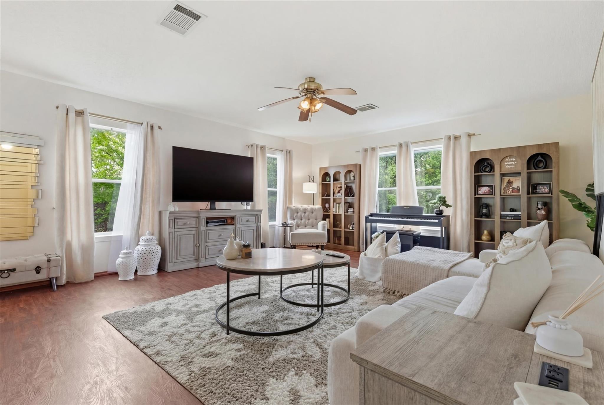 2900 Donnell Dr, Round Rock, TX 78664