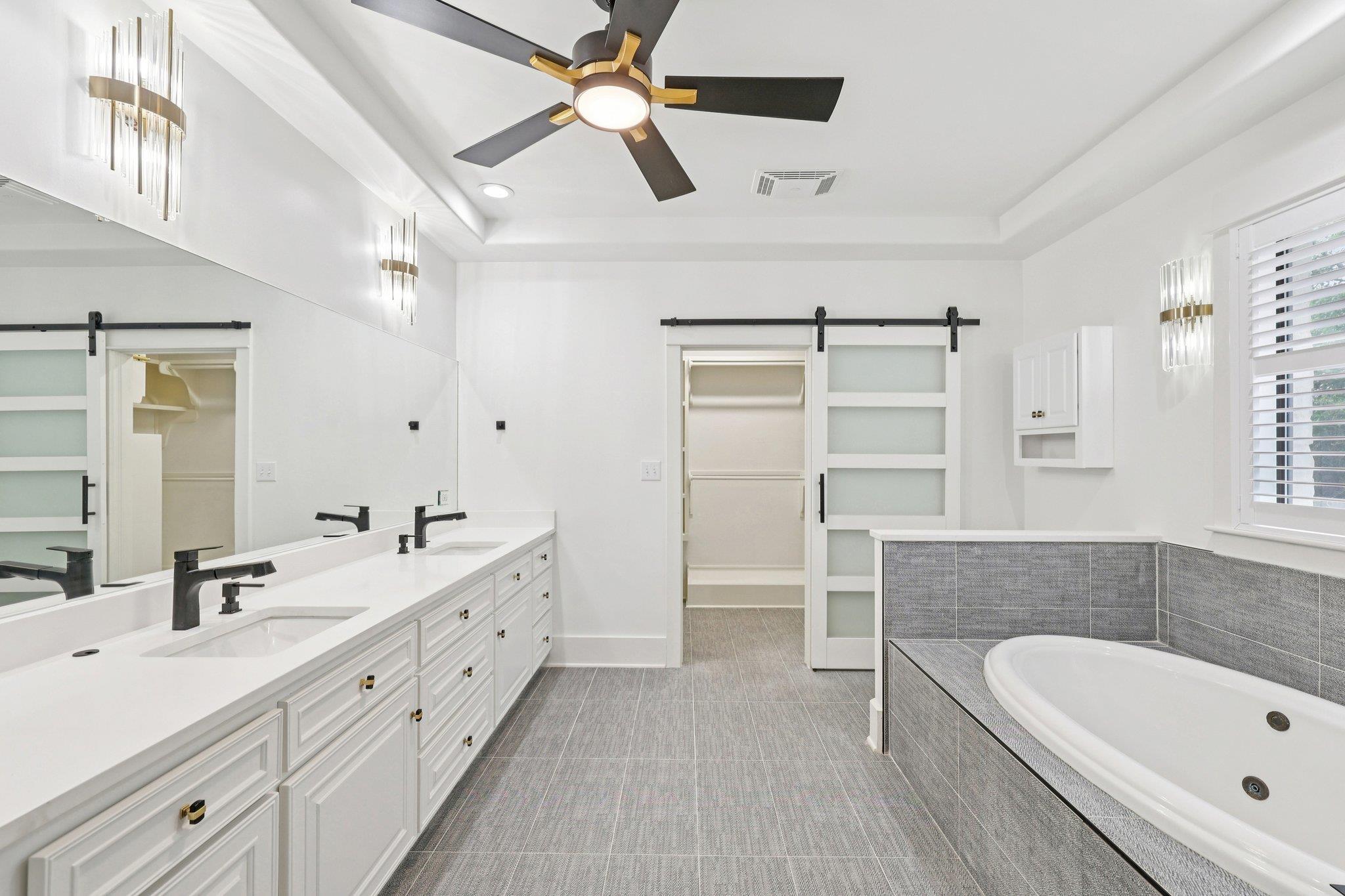 125 Carriage Ct, Bastrop, TX 78602