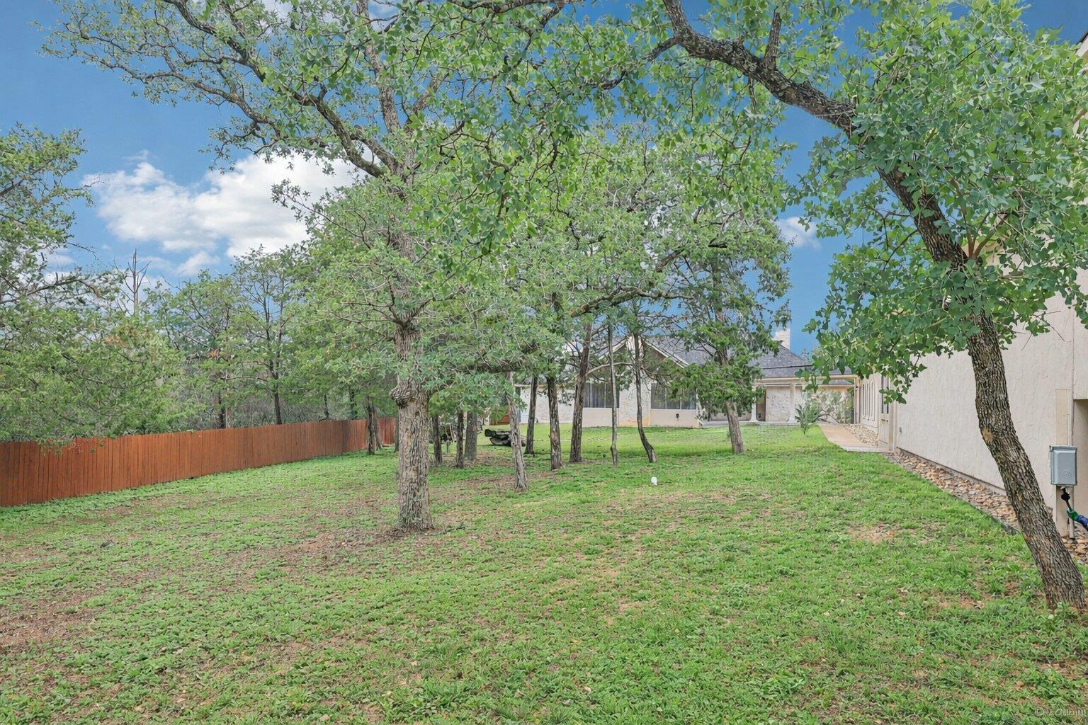 125 Carriage Ct, Bastrop, TX 78602