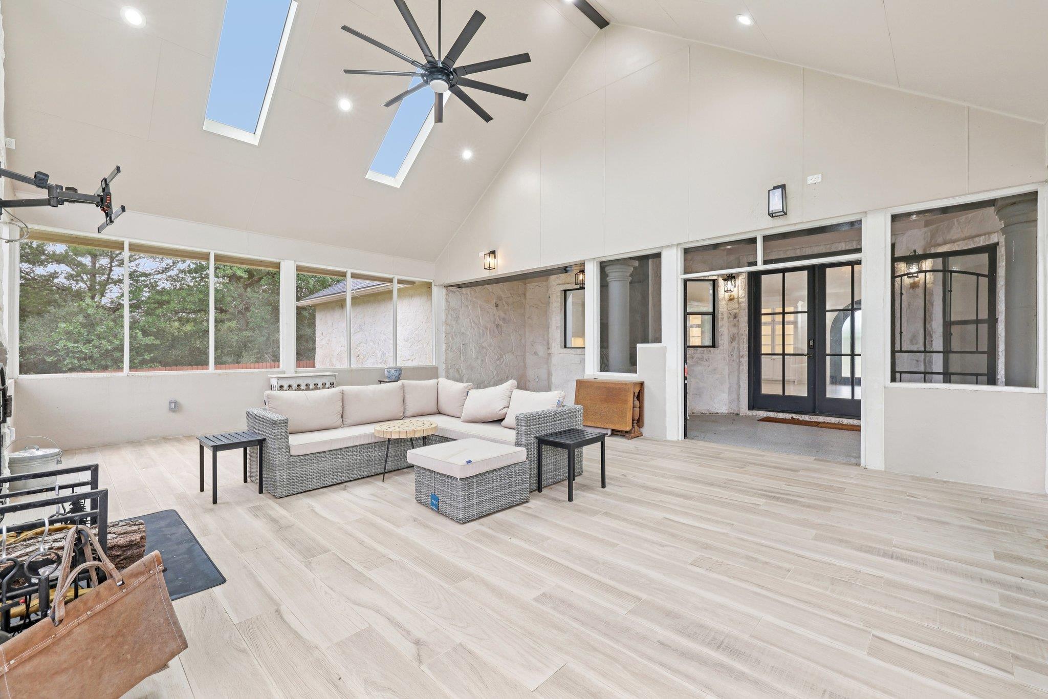 125 Carriage Ct, Bastrop, TX 78602