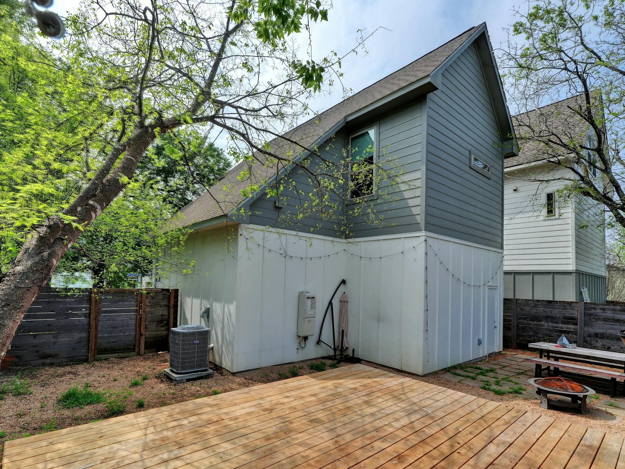 2924 E 14th St # B, Austin, TX 78702