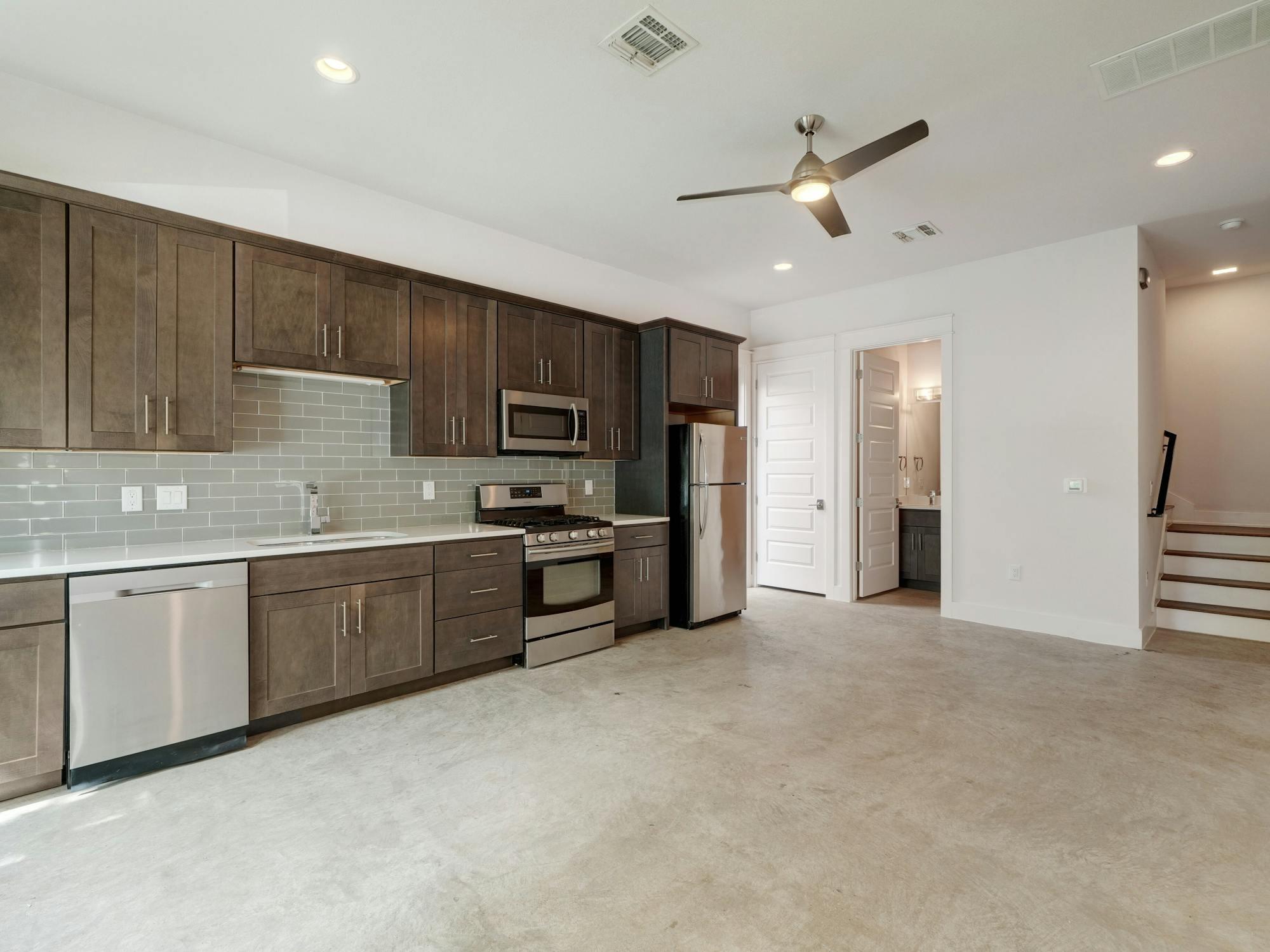 2924 E 14th St # B, Austin, TX 78702