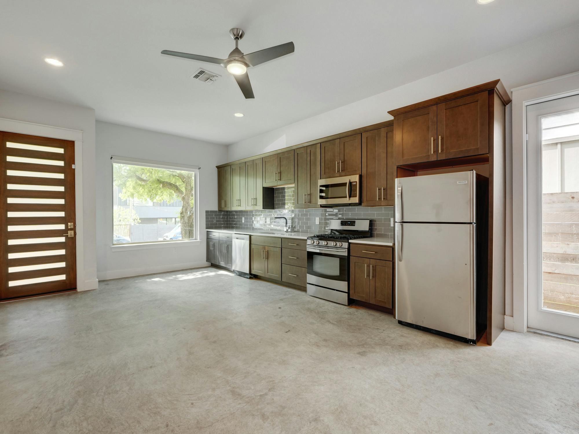2924 E 14th St # B, Austin, TX 78702