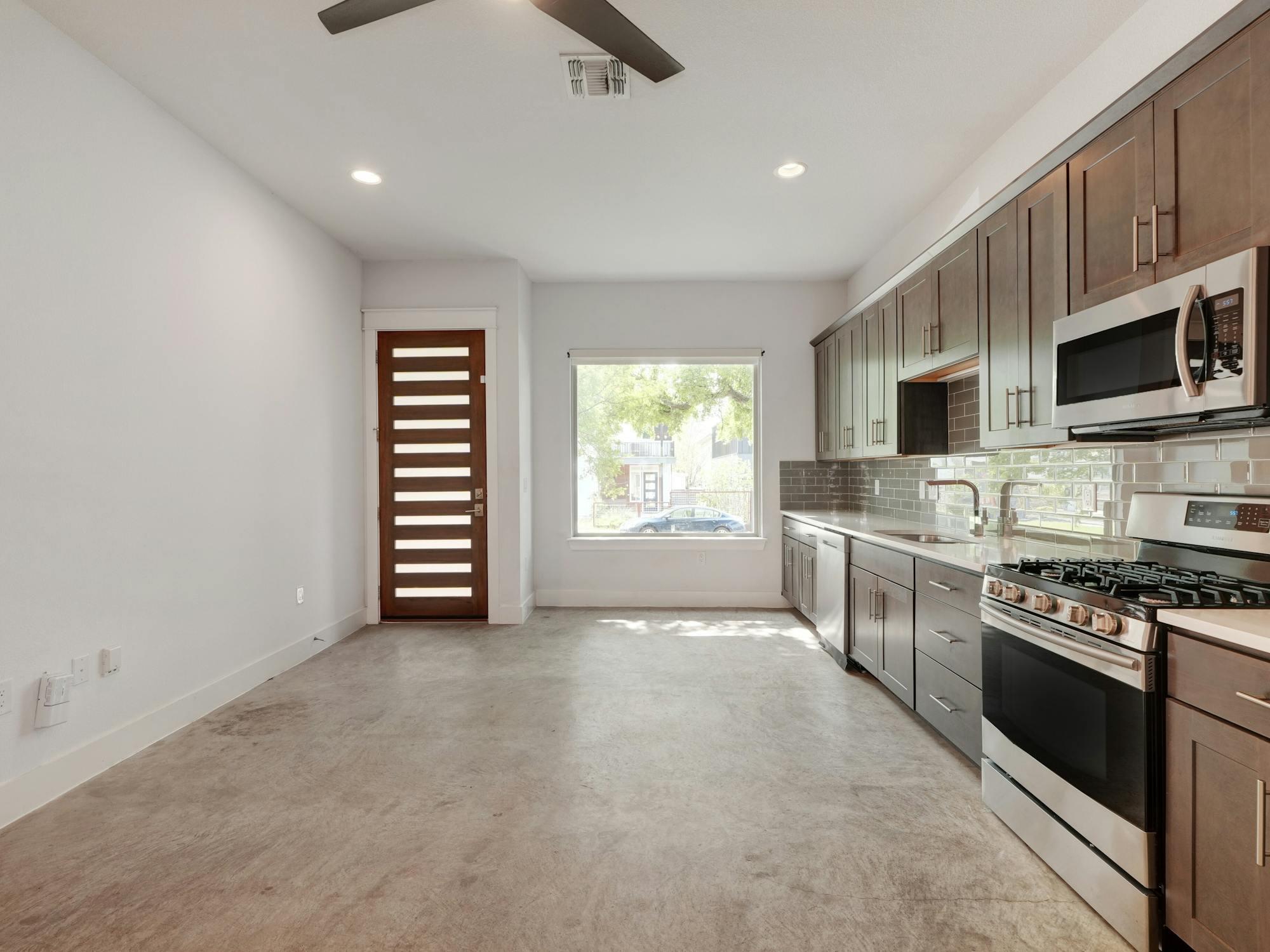 2924 E 14th St # B, Austin, TX 78702