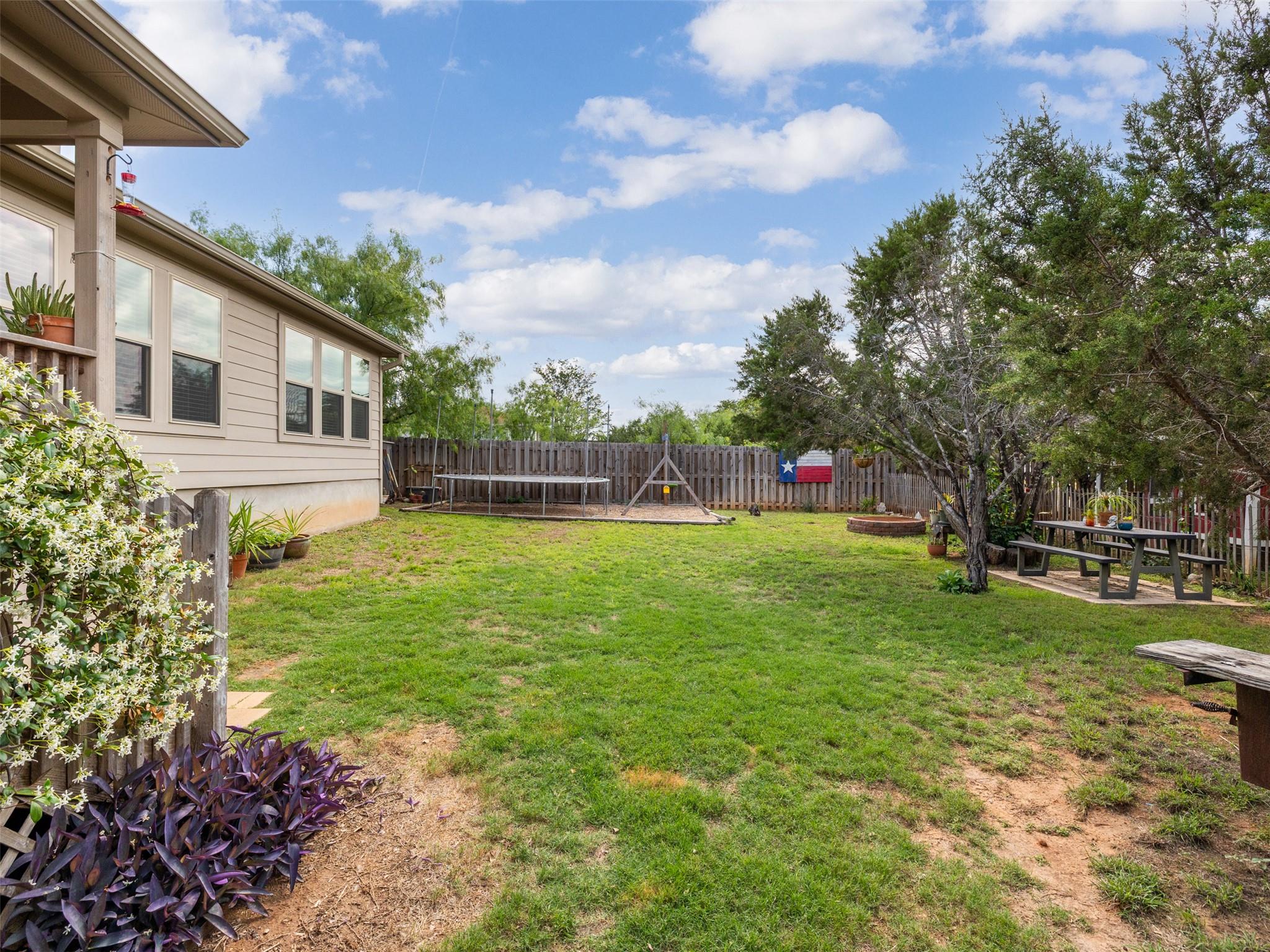 2302 Patriot Dr, Lago Vista, TX 78645