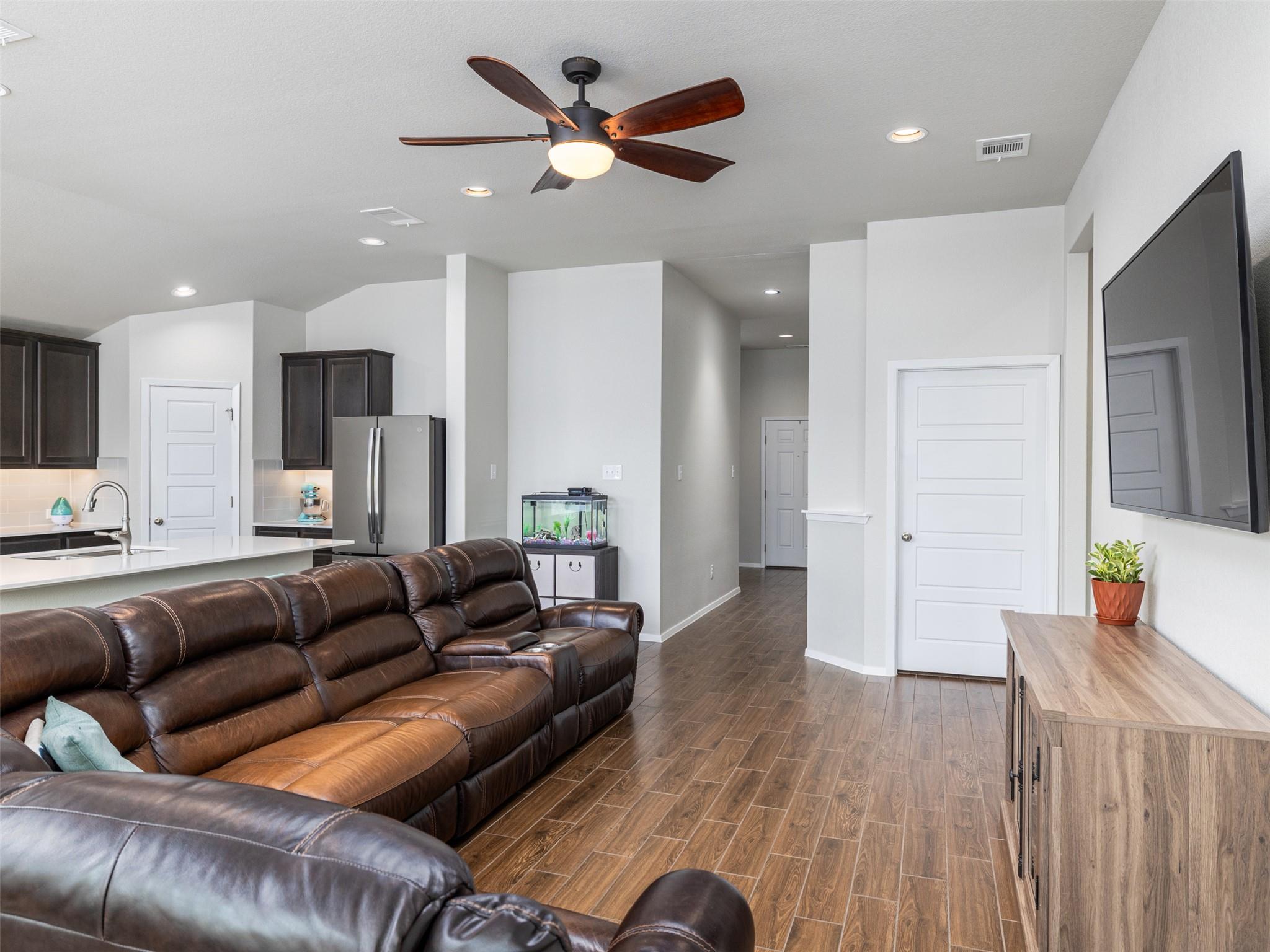 2302 Patriot Dr, Lago Vista, TX 78645