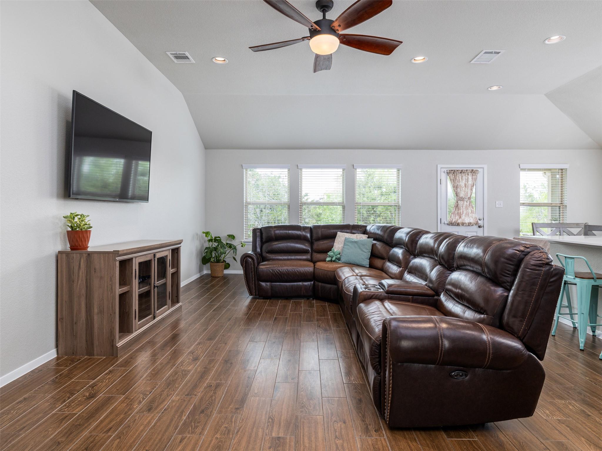 2302 Patriot Dr, Lago Vista, TX 78645