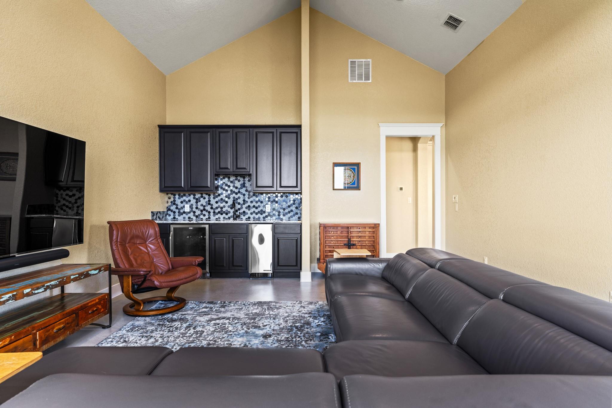 273 Admiral Heights Blvd, Fredericksburg, TX 78624