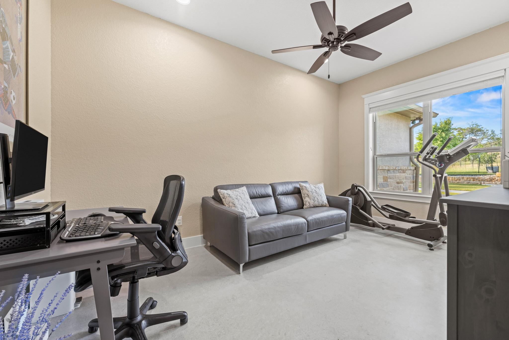 273 Admiral Heights Blvd, Fredericksburg, TX 78624