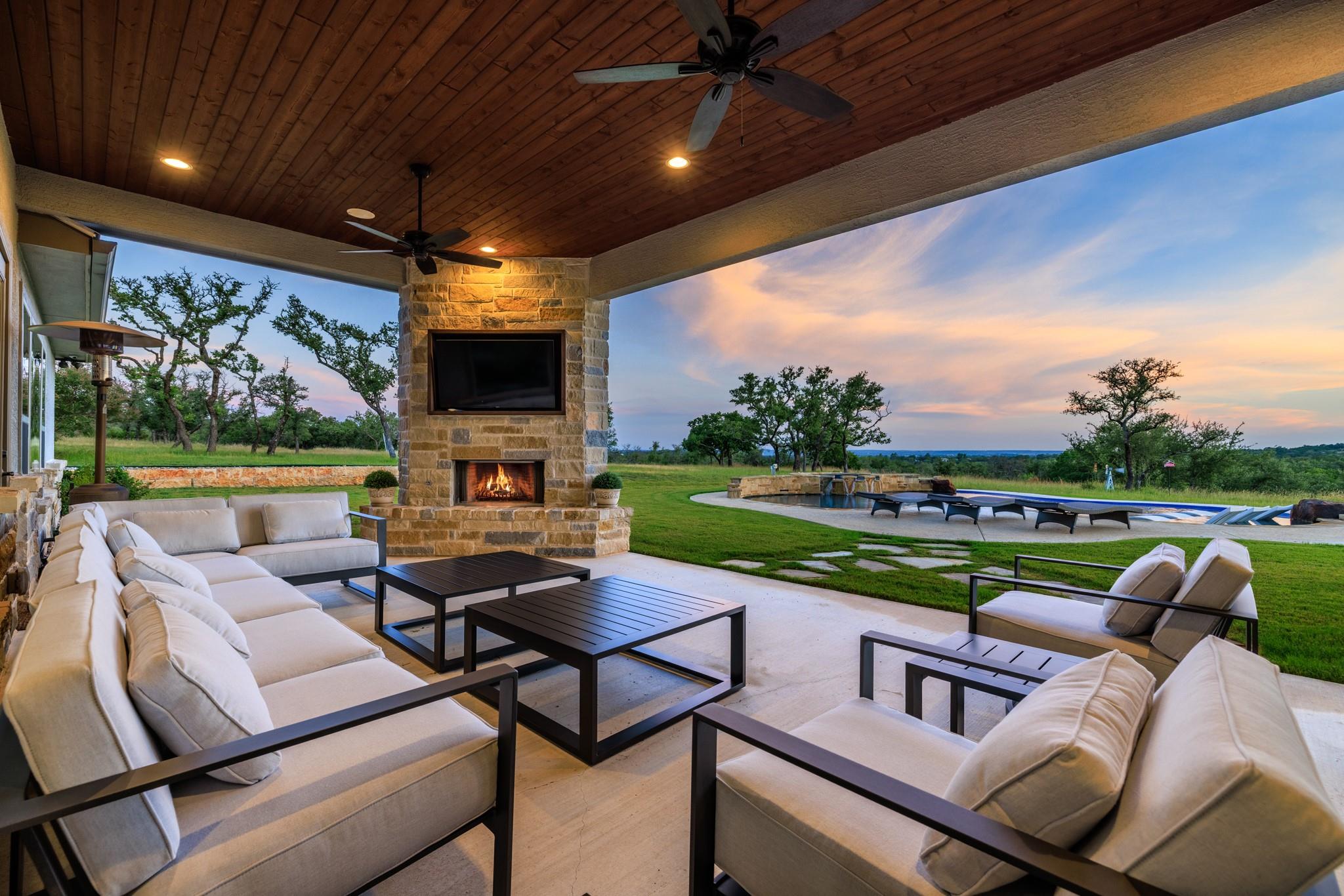 273 Admiral Heights Blvd, Fredericksburg, TX 78624