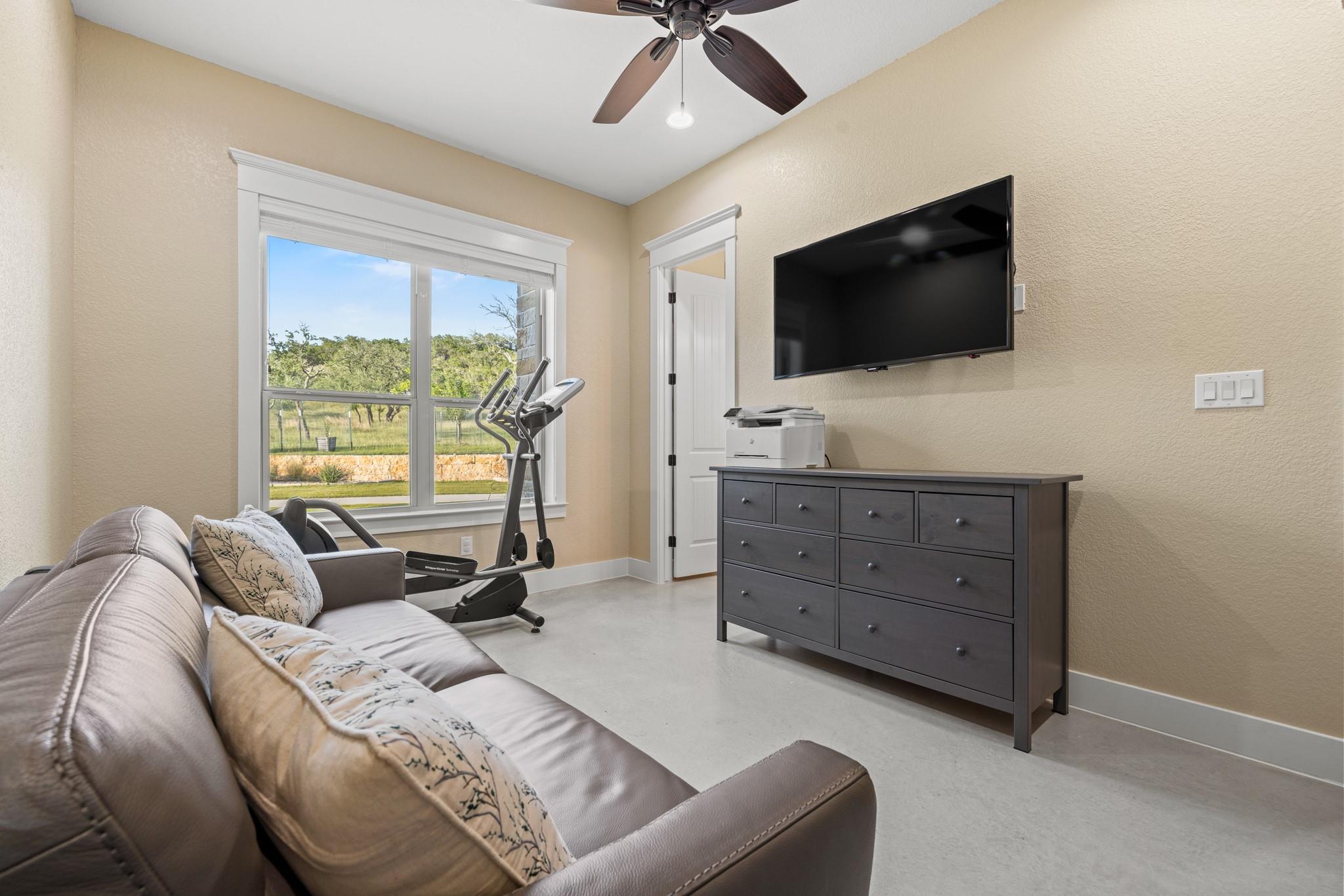 273 Admiral Heights Blvd, Fredericksburg, TX 78624