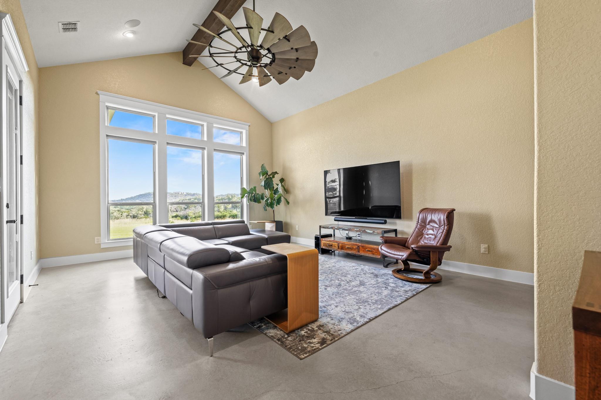 273 Admiral Heights Blvd, Fredericksburg, TX 78624