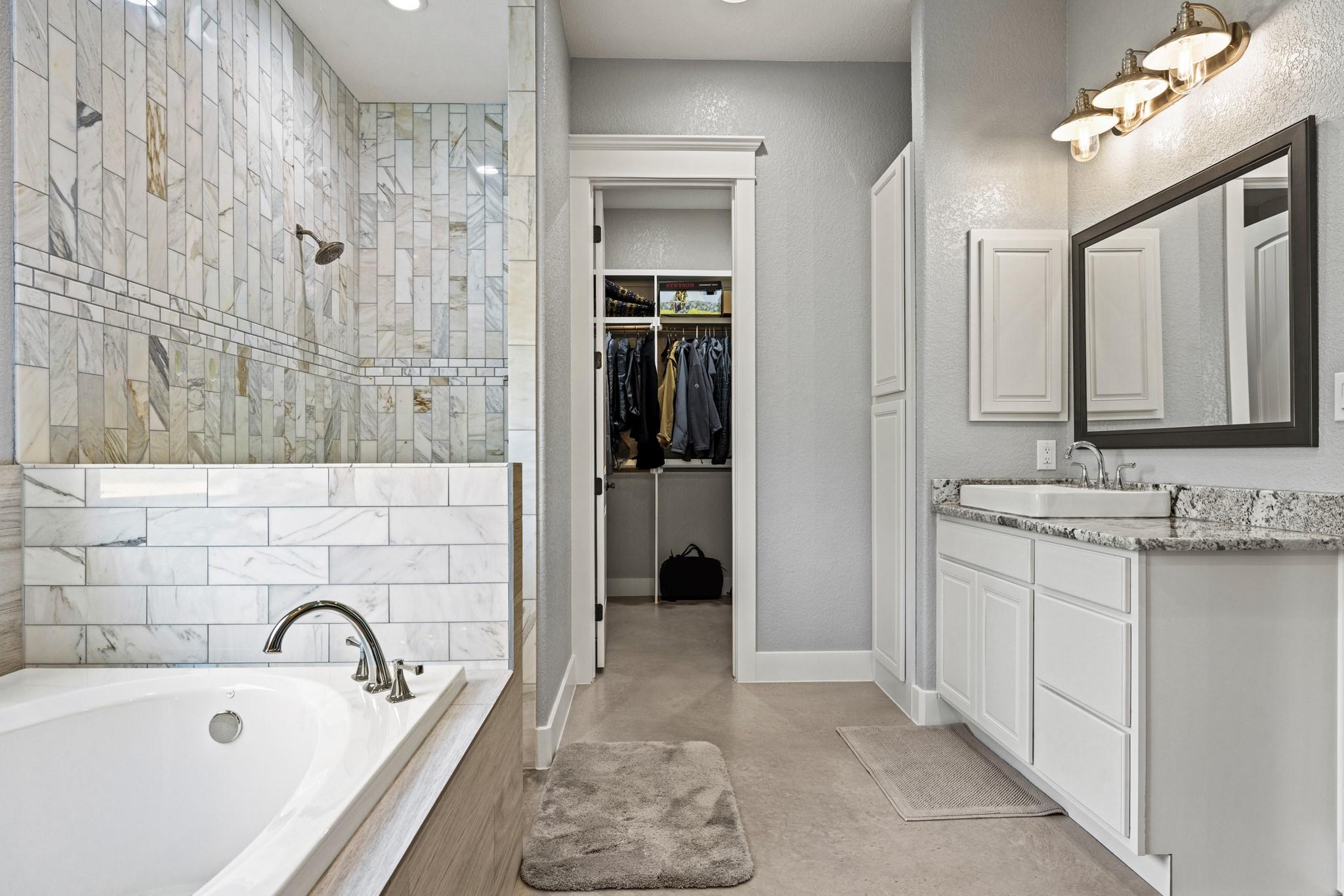 273 Admiral Heights Blvd, Fredericksburg, TX 78624