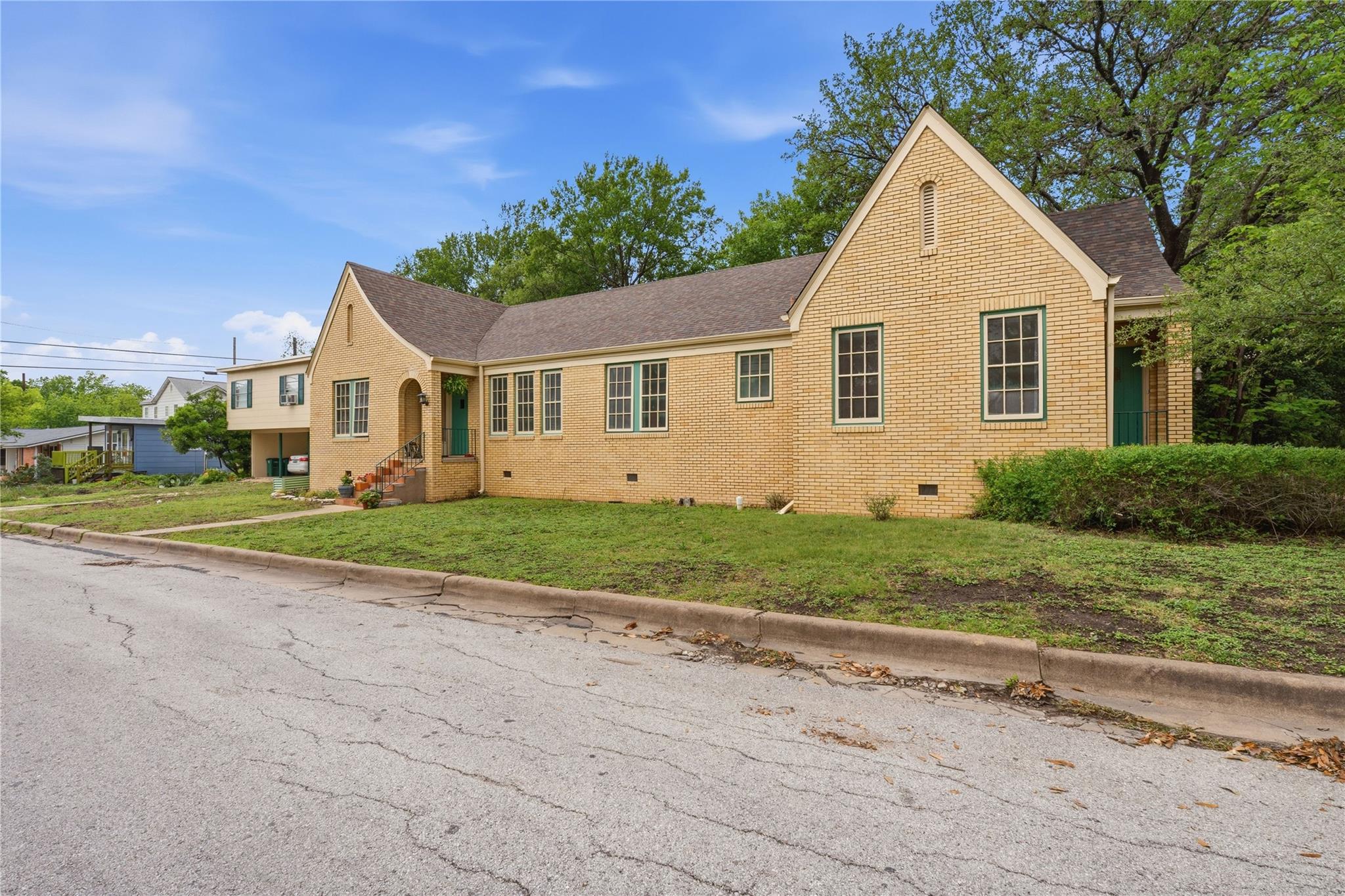 609 Carolyn Ave, Austin, TX 78705