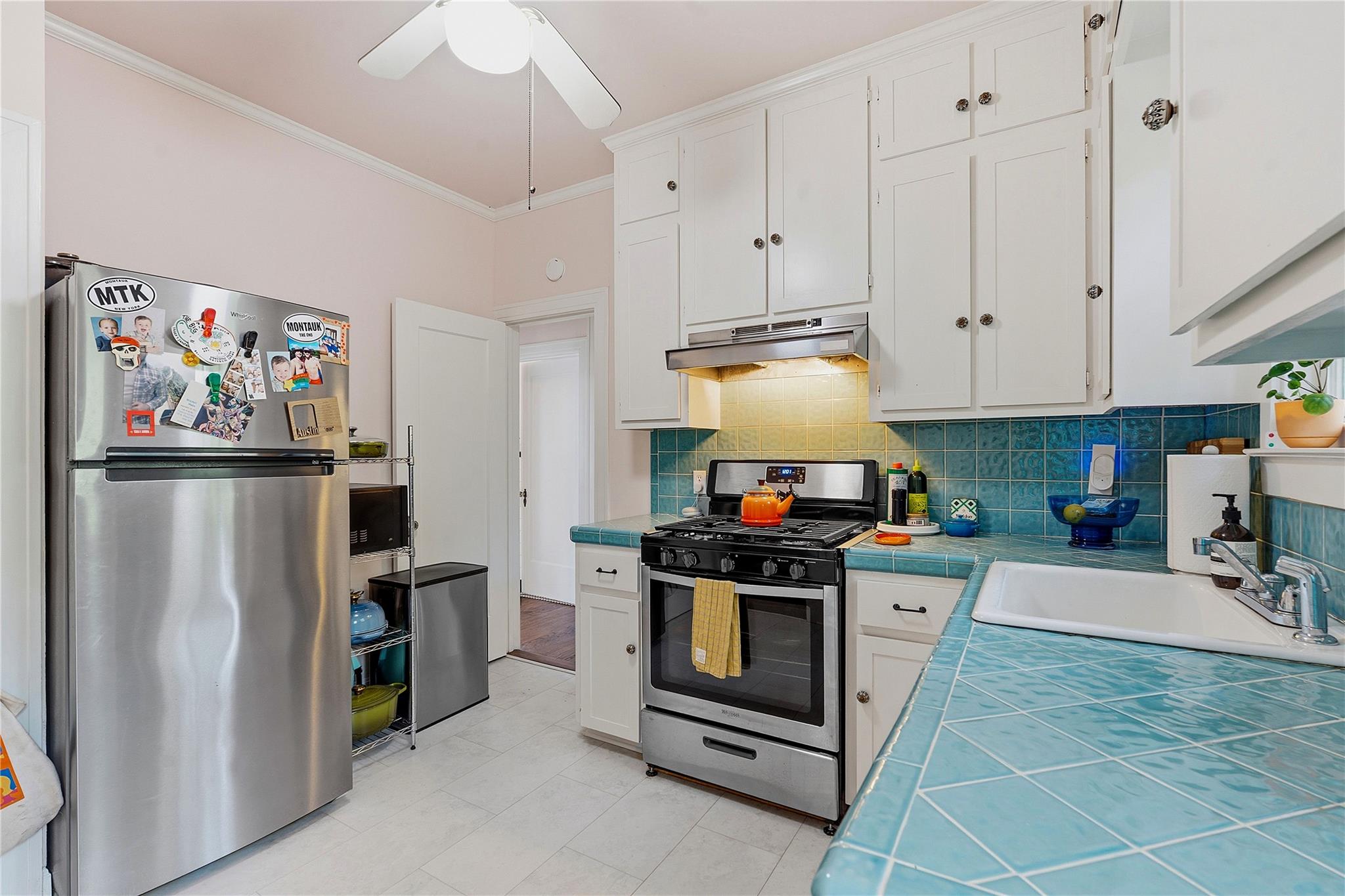 609 Carolyn Ave, Austin, TX 78705