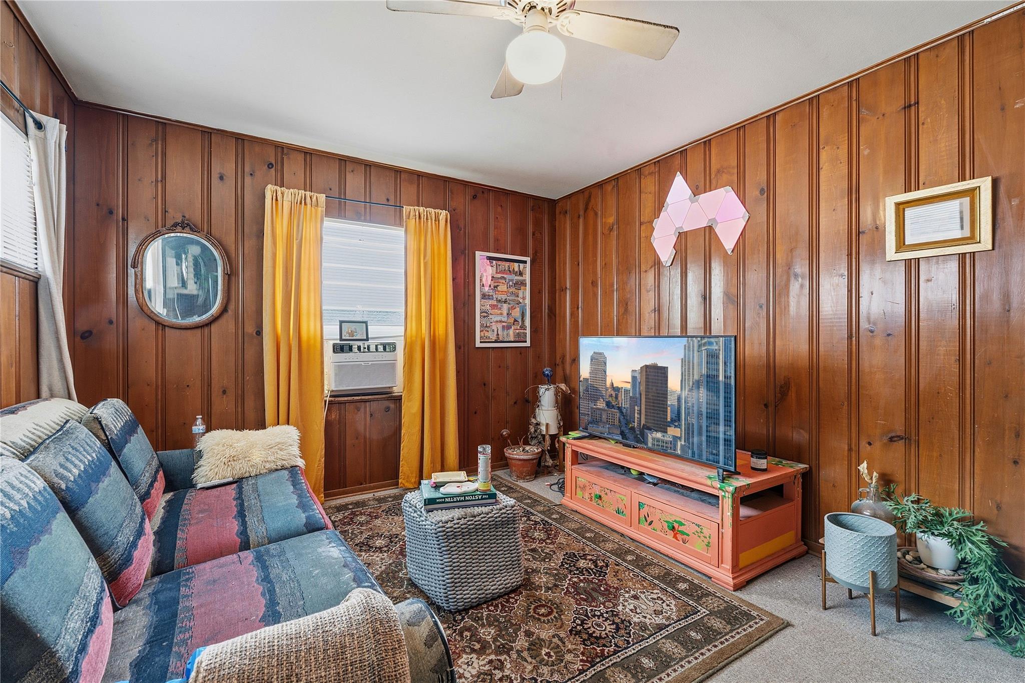 609 Carolyn Ave, Austin, TX 78705