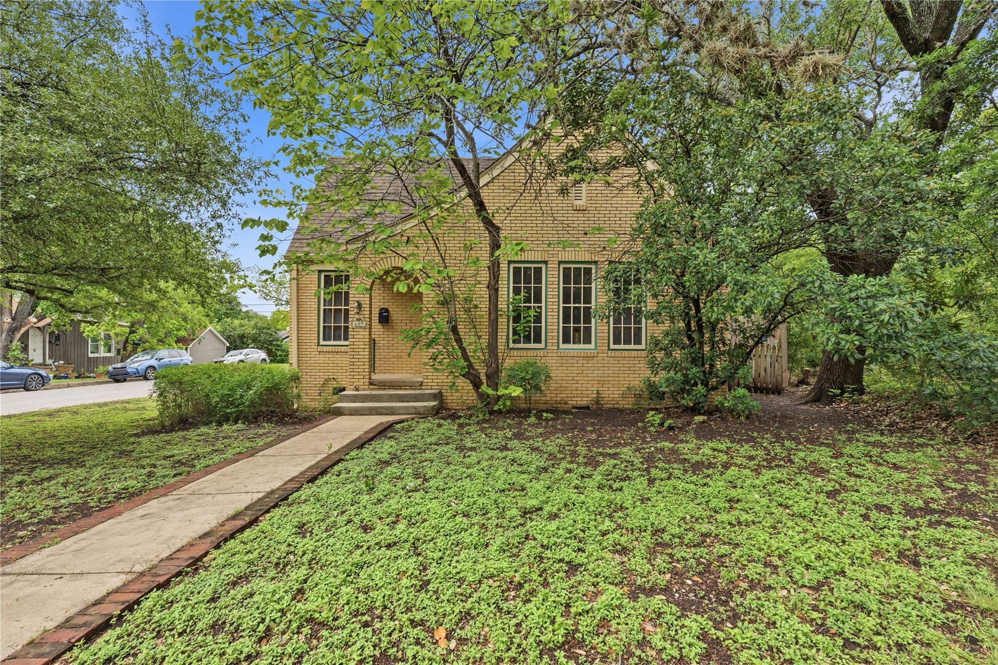 609 Carolyn Ave, Austin, TX 78705