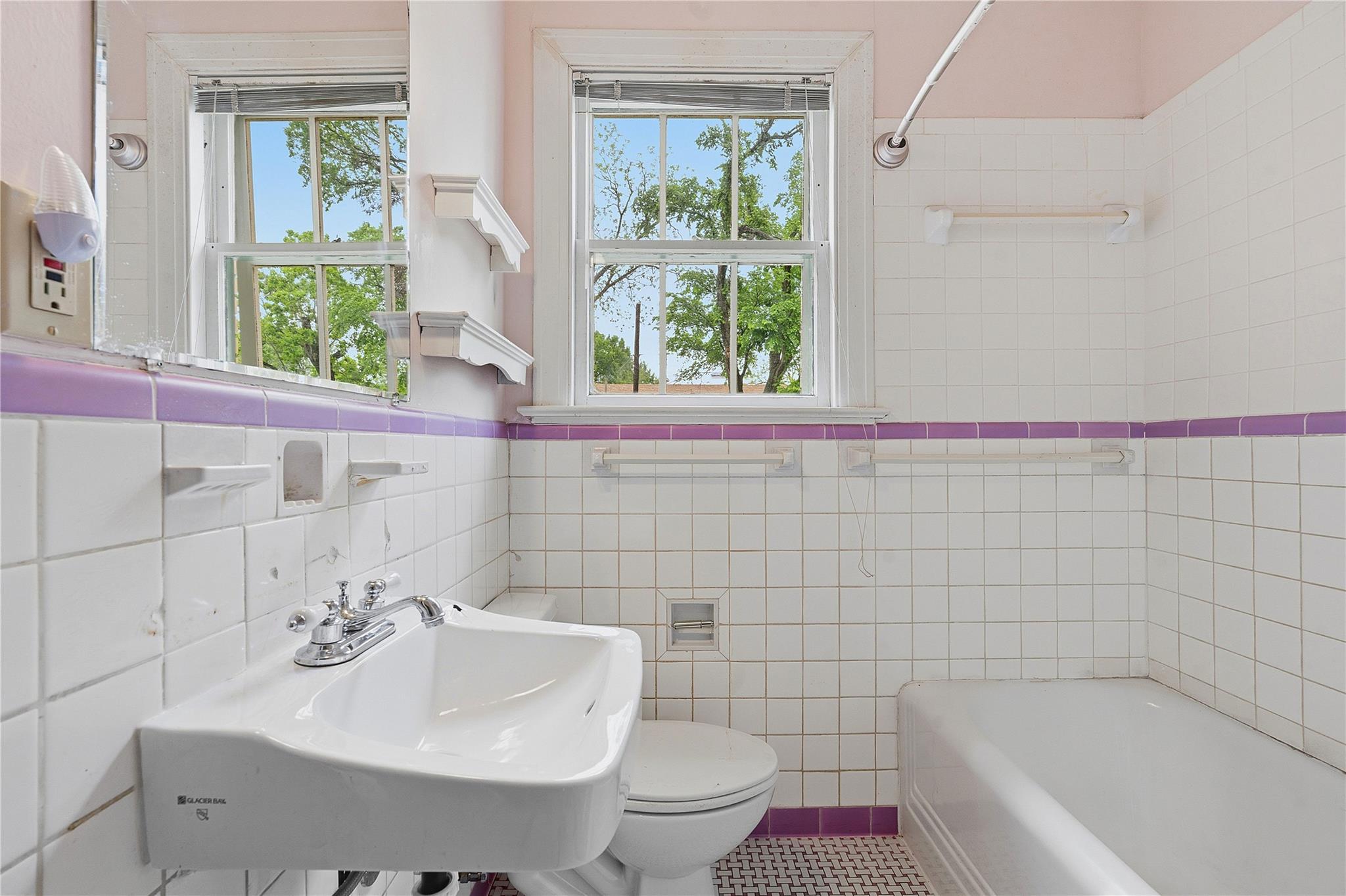 609 Carolyn Ave, Austin, TX 78705