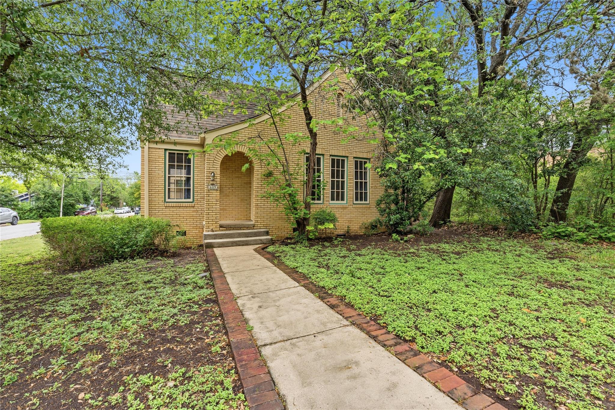 609 Carolyn Ave, Austin, TX 78705