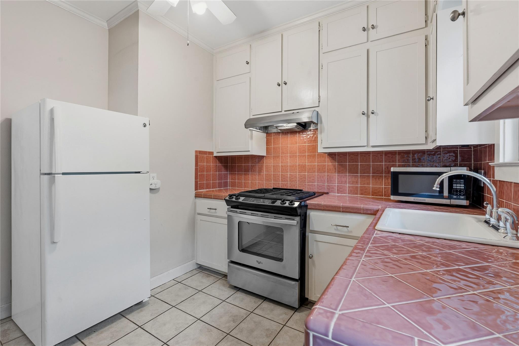 609 Carolyn Ave, Austin, TX 78705