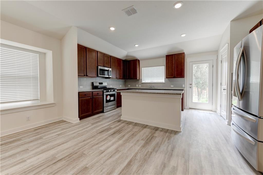 1328 Kneehigh Dr, Georgetown, TX 76833